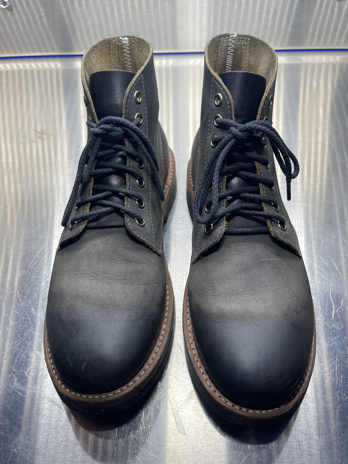 Photo by patinathunderdome on April 1, 2022 of the Oak Street Bootmakers Field Boot in Seidel Carbon Bark Veg Retan.