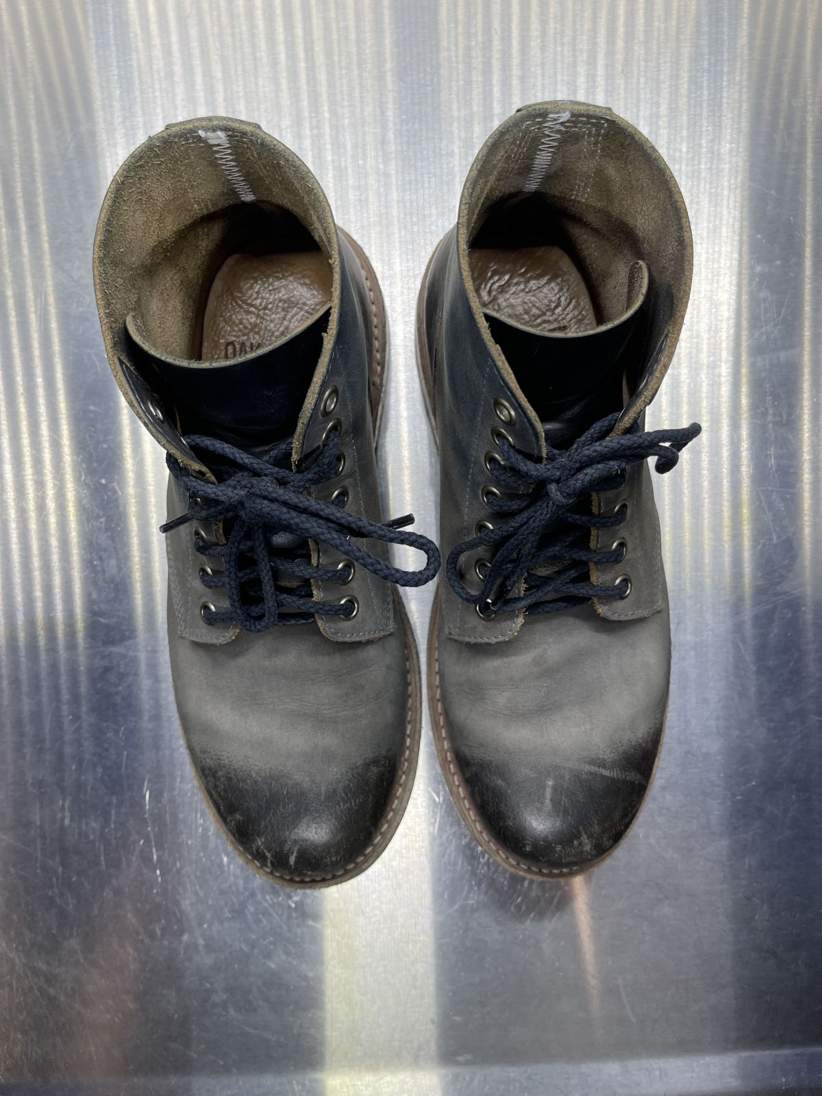 Photo by patinathunderdome on May 5, 2022 of the Oak Street Bootmakers Field Boot in Seidel Carbon Bark Veg Retan.