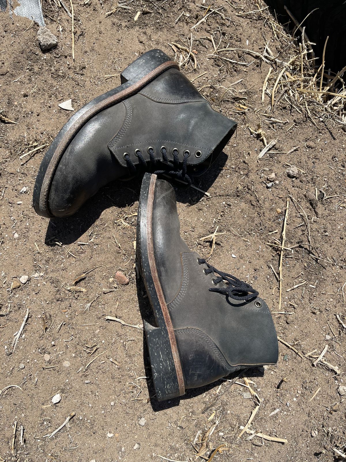 Photo by patinathunderdome on May 5, 2022 of the Oak Street Bootmakers Field Boot in Seidel Carbon Bark Veg Retan.