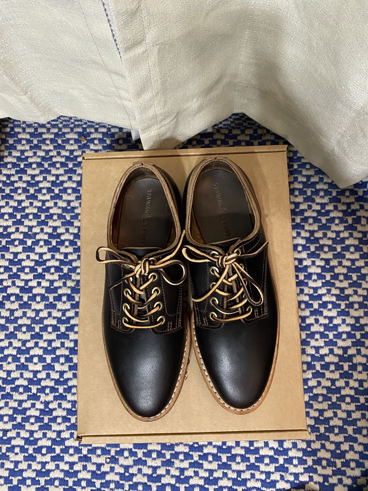 Photo by patinathunderdome on October 1, 2021 of the Truman Derby in Horween Java Waxed Flesh.
