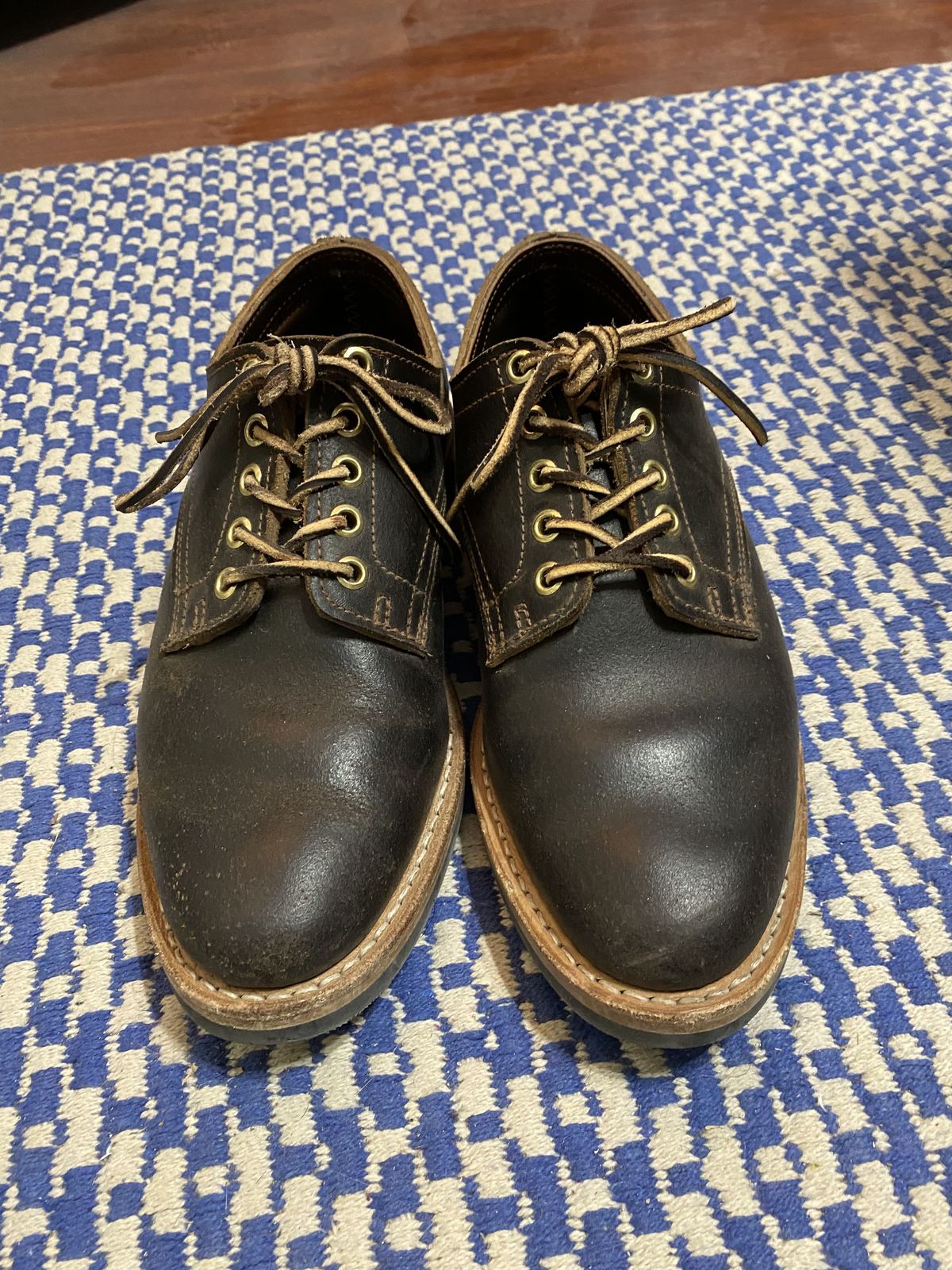 Photo by patinathunderdome on November 2, 2021 of the Truman Derby in Horween Java Waxed Flesh.