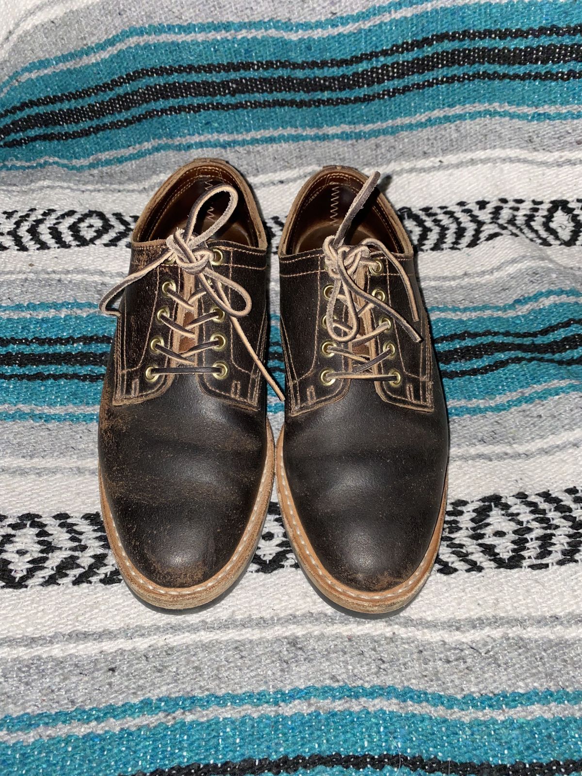 Photo by patinathunderdome on January 4, 2022 of the Truman Derby in Horween Java Waxed Flesh.