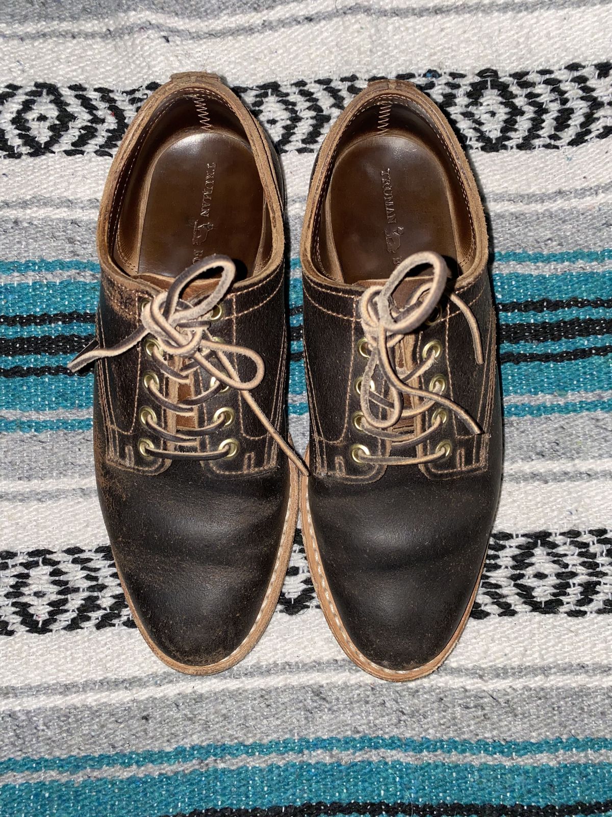 Photo by patinathunderdome on January 4, 2022 of the Truman Derby in Horween Java Waxed Flesh.
