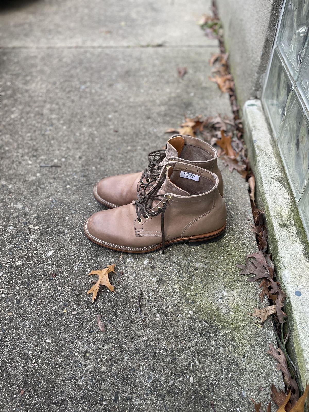 Photo by patinathunderdome on November 3, 2021 of the Viberg Service Boot in Maryam Fango Horsebutt.