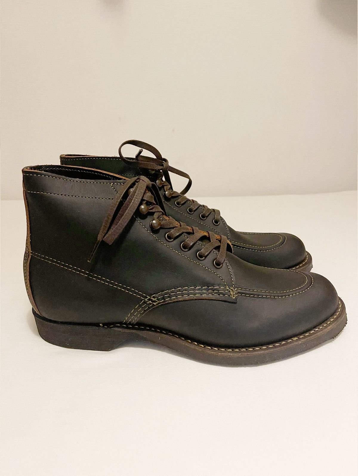 Photo by patinathunderdome on October 6, 2021 of the Red Wing Sport Boots in S.B. Foot Black Prairie.