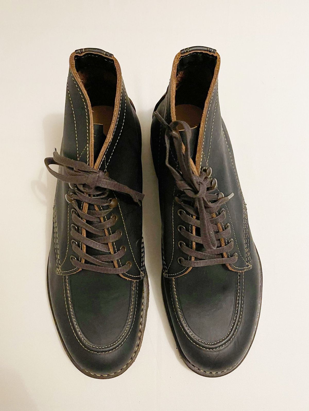 Photo by patinathunderdome on October 6, 2021 of the Red Wing Sport Boots in S.B. Foot Black Prairie.