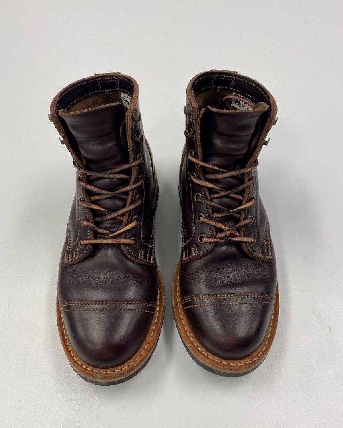 Photo by patinathunderdome on December 5, 2021 of the Truman Service Boot in Seidel Oxblood Double Shot.