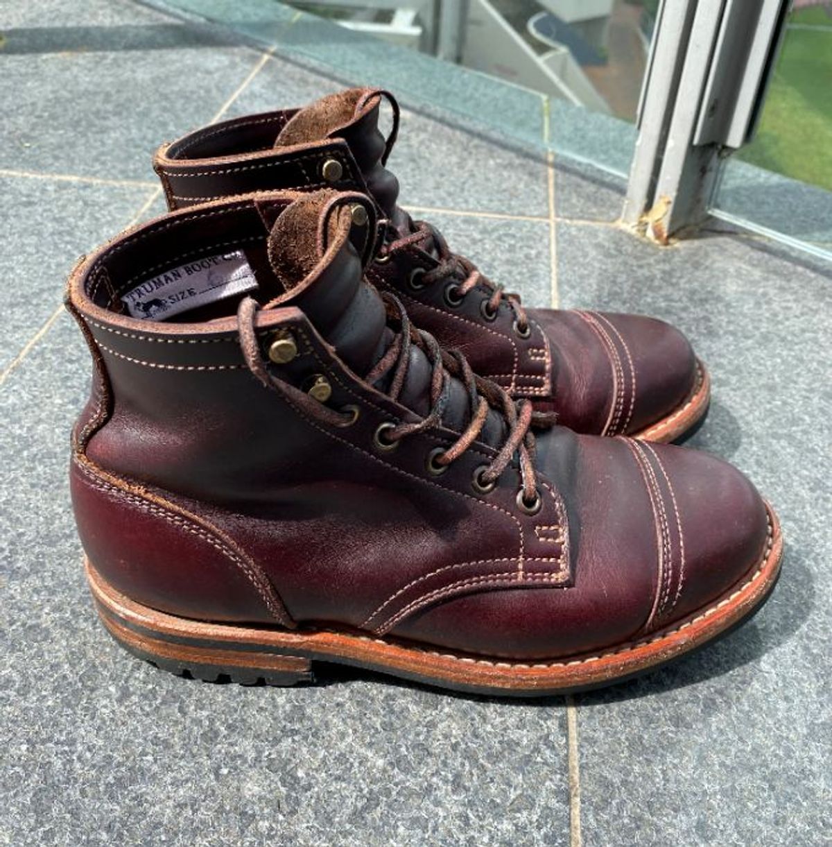 Photo by patinathunderdome on March 5, 2022 of the Truman Service Boot in Seidel Oxblood Double Shot.