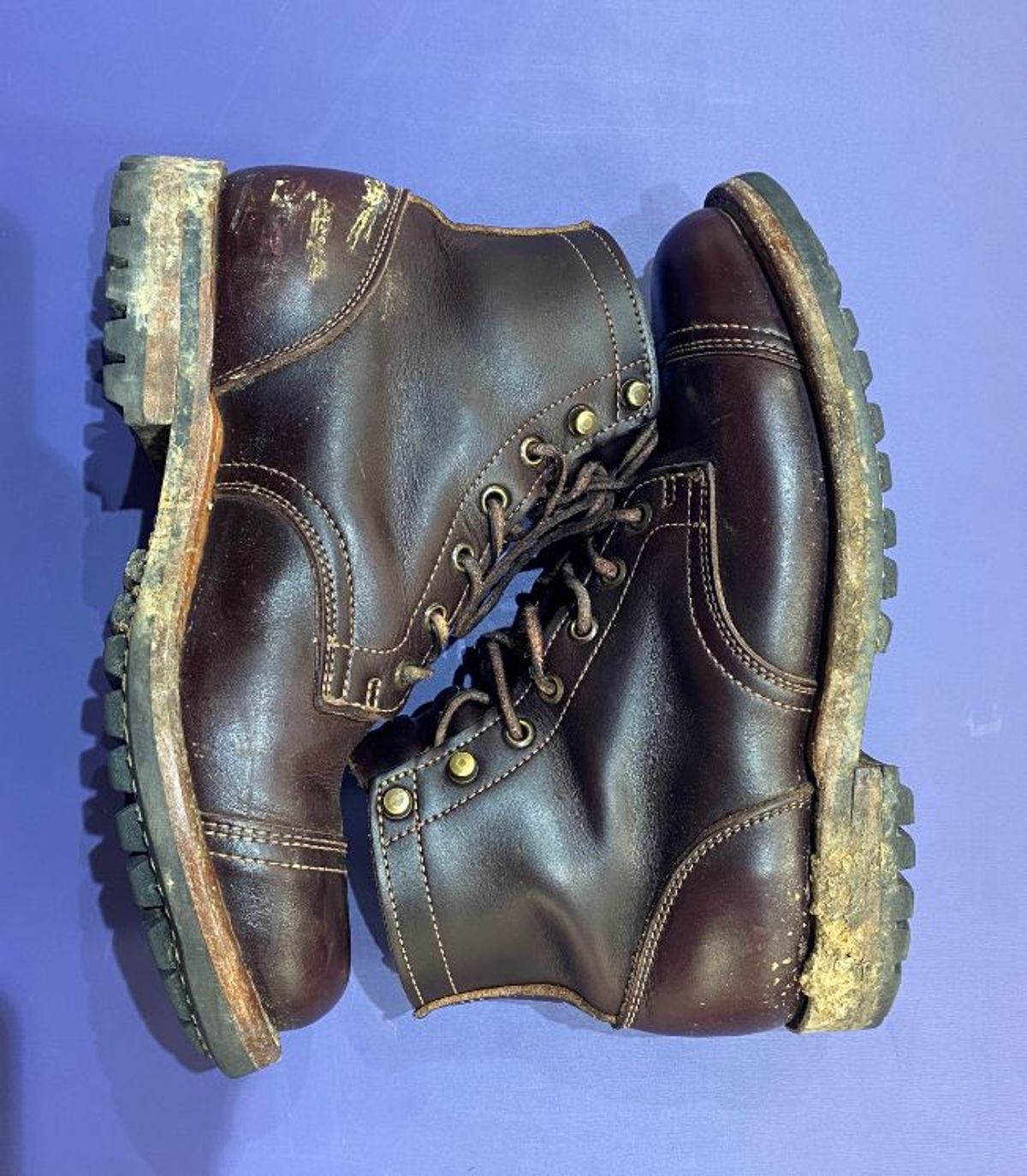 Photo by patinathunderdome on April 5, 2022 of the Truman Service Boot in Seidel Oxblood Double Shot.