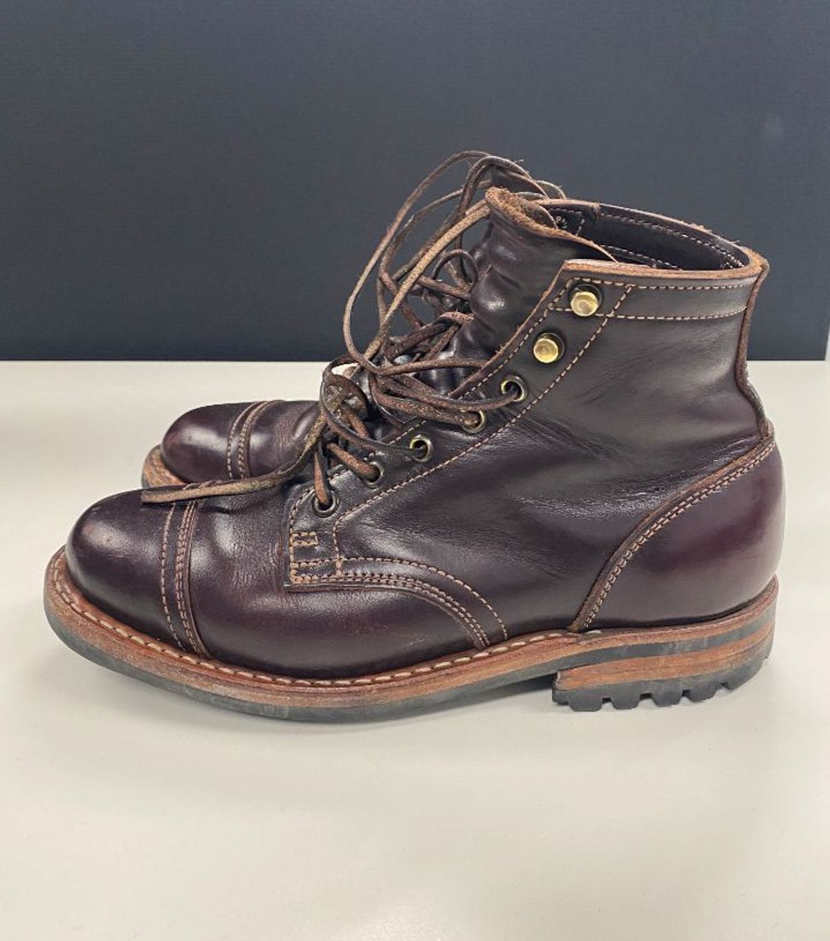 Photo by patinathunderdome on May 4, 2022 of the Truman Service Boot in Seidel Oxblood Double Shot.