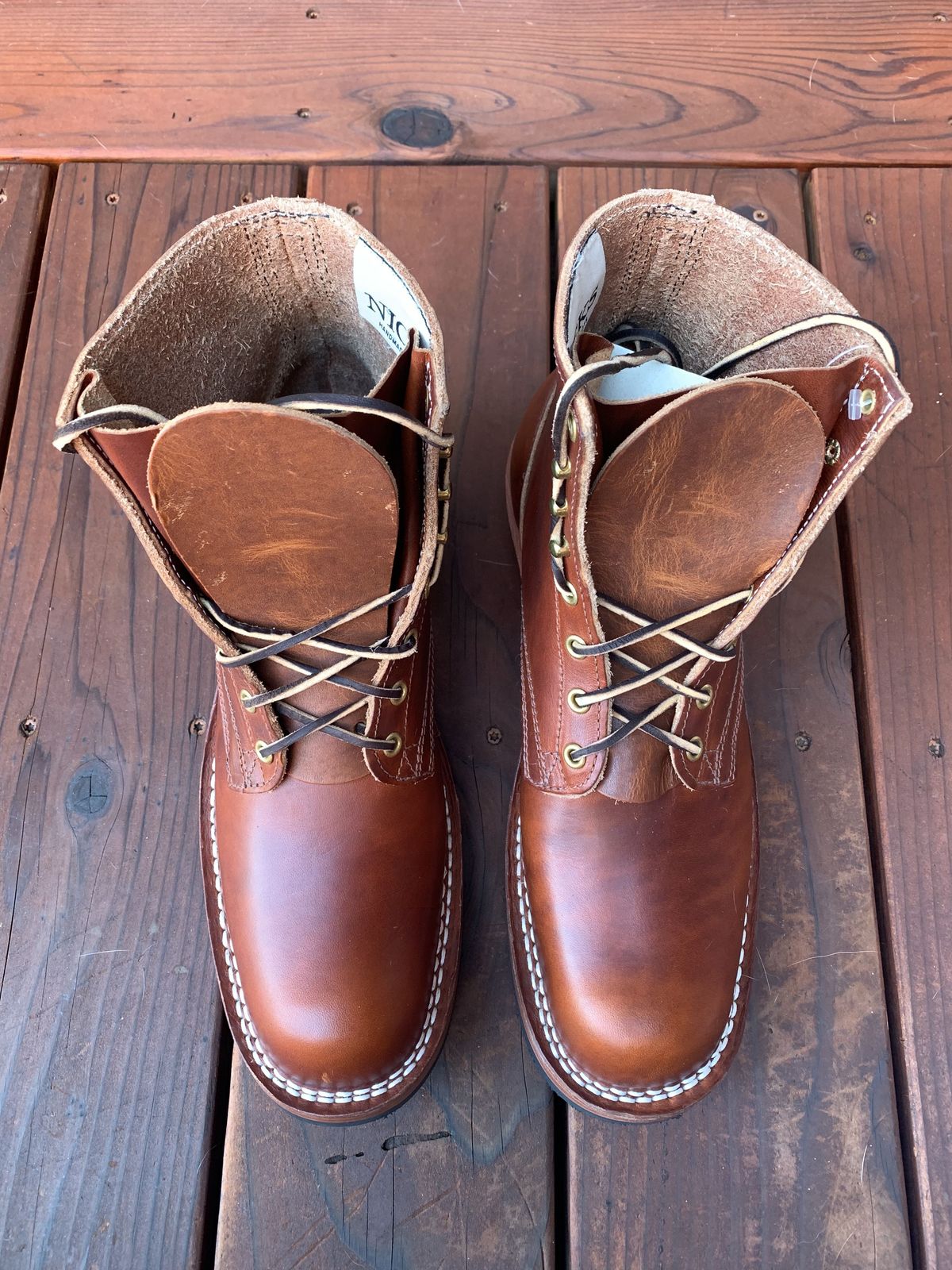 Photo by patinathunderdome on September 30, 2021 of the Nicks Prospector in Wickett & Craig Tan Oiled Latigo.