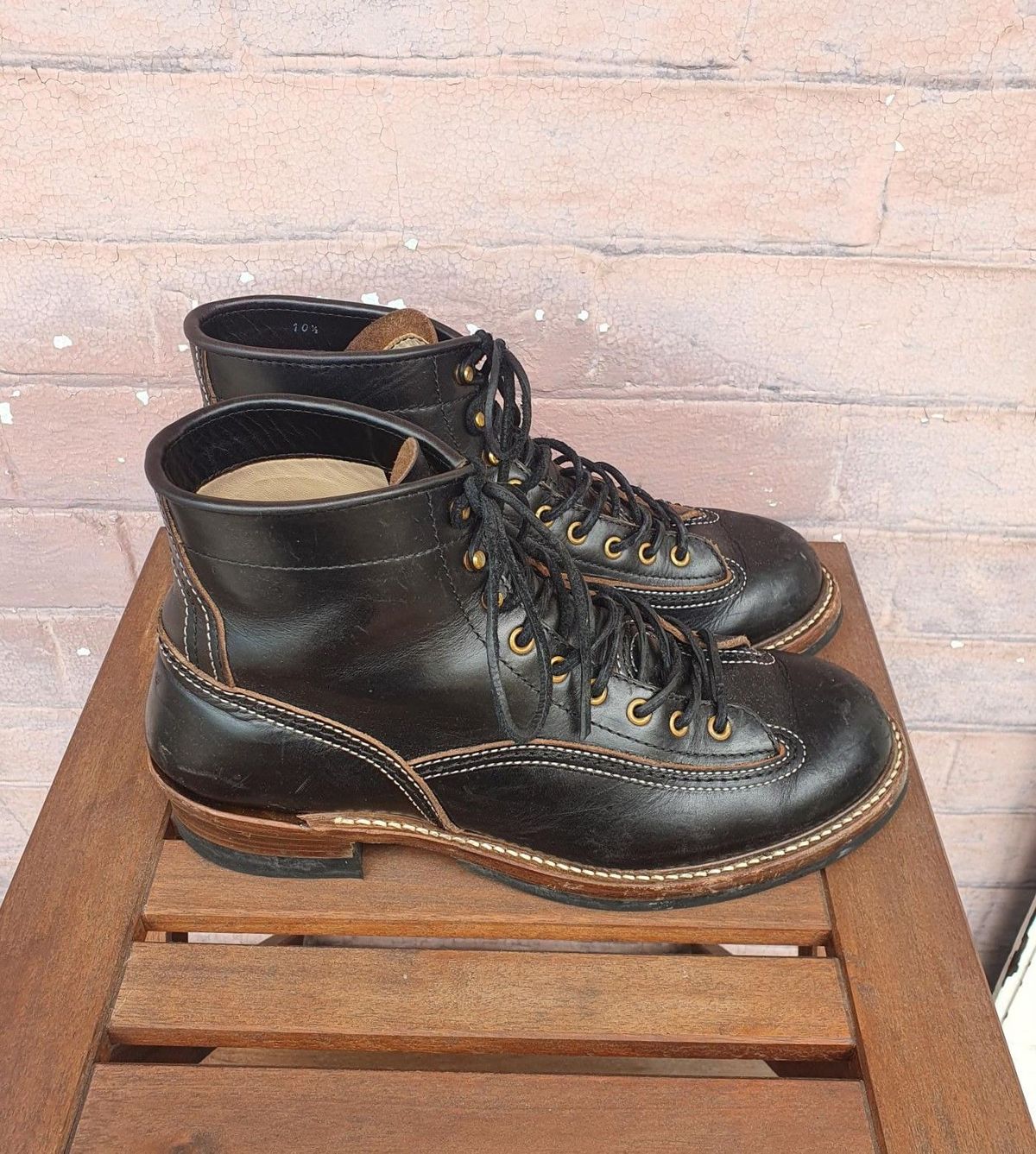 Photo by patinathunderdome on January 6, 2022 of the John Lofgren Donkey Puncher Boots in Horween Black Chromexcel.