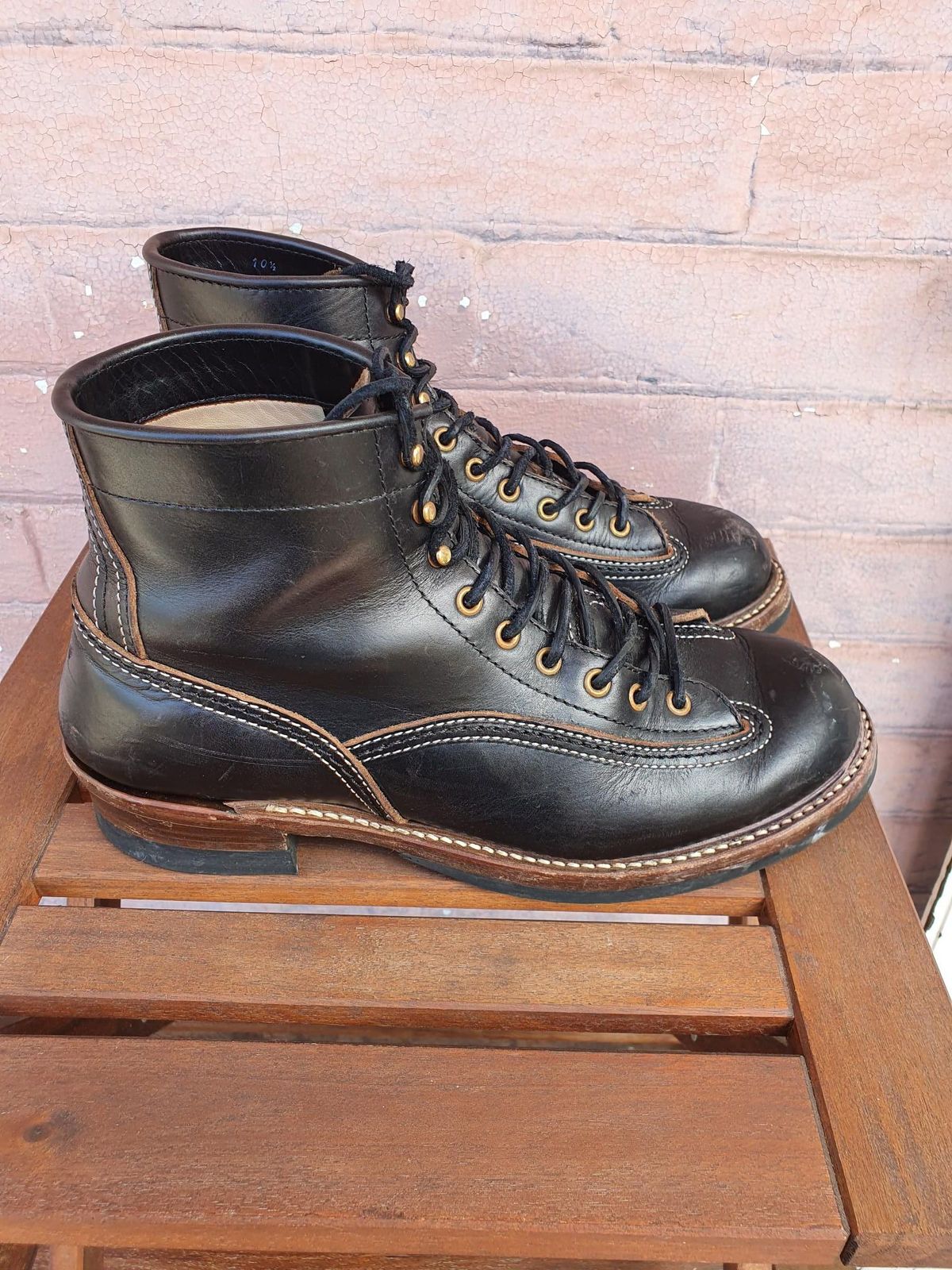 Photo by patinathunderdome on February 6, 2022 of the John Lofgren Donkey Puncher Boots in Horween Black Chromexcel.