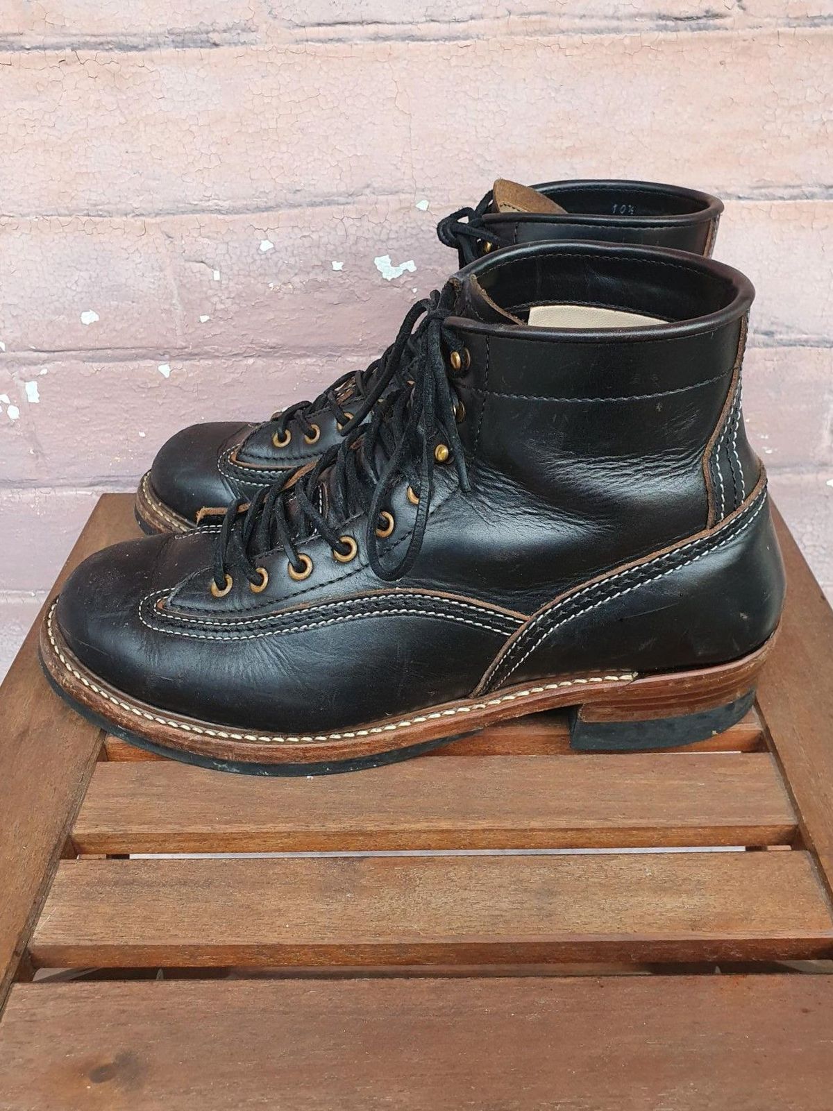 Photo by patinathunderdome on March 6, 2022 of the John Lofgren Donkey Puncher Boots in Horween Black Chromexcel.