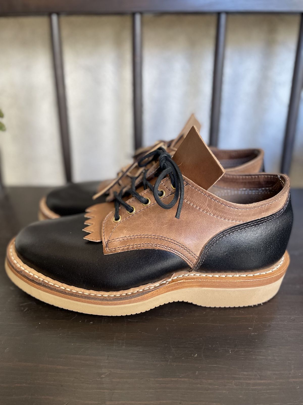 Photo by patinathunderdome on October 1, 2021 of the White's Oxford in Horween Natural Waxed Flesh.