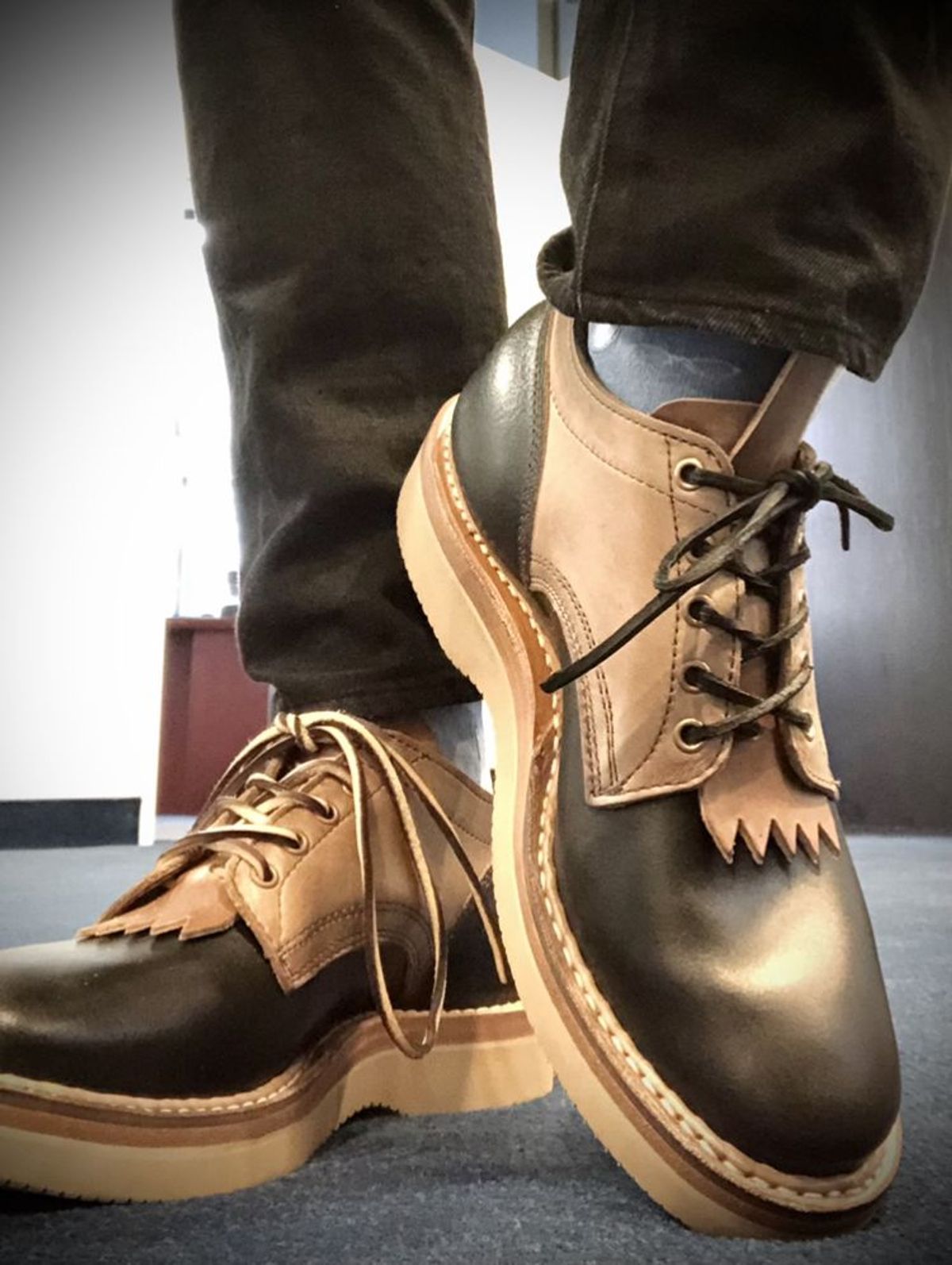 Photo by patinathunderdome on October 1, 2021 of the White's Oxford in Horween Natural Waxed Flesh.