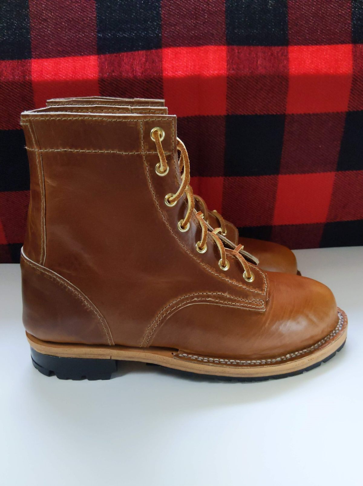 Photo by patinathunderdome on September 30, 2021 of the Self-Made in Horween Coppertone Chromexcel.