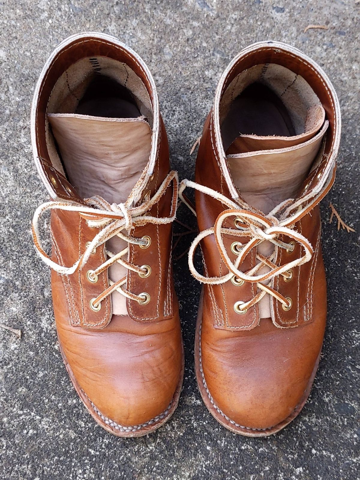 Photo by patinathunderdome on December 5, 2021 of the Self-Made in Horween Coppertone Chromexcel.