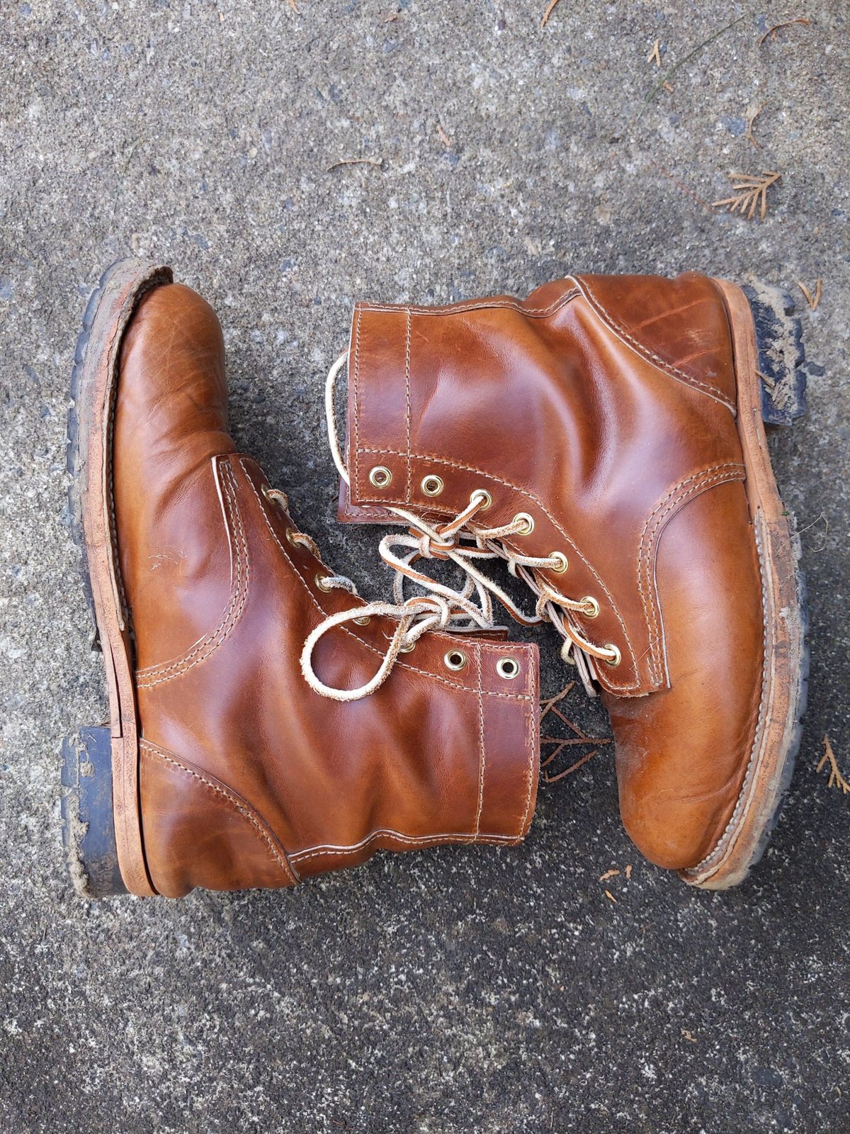 Photo by patinathunderdome on December 5, 2021 of the Self-Made in Horween Coppertone Chromexcel.