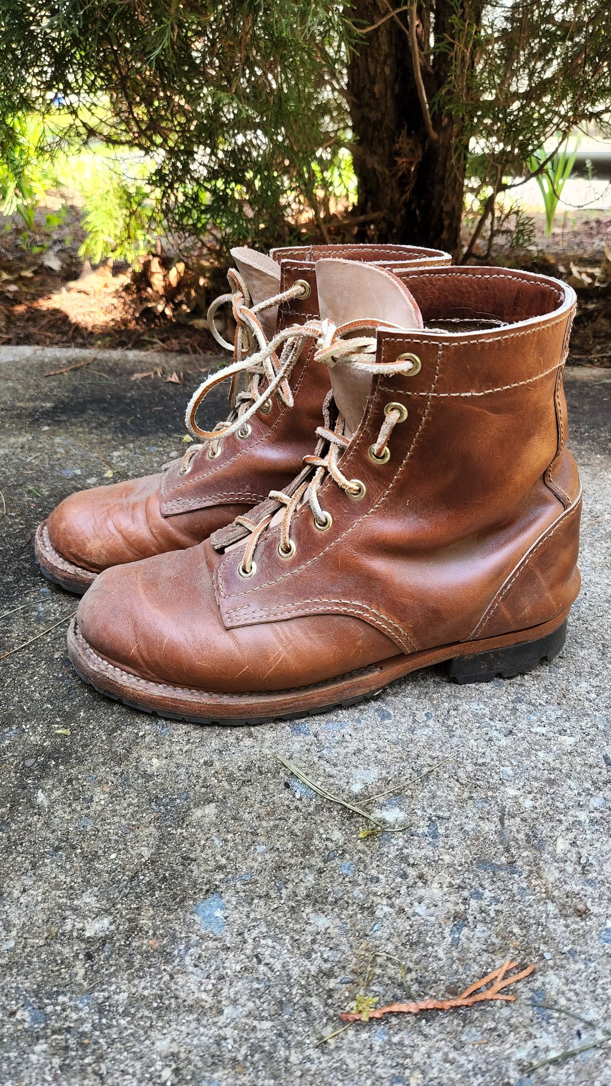 Photo by patinathunderdome on May 5, 2022 of the Self-Made in Horween Coppertone Chromexcel.