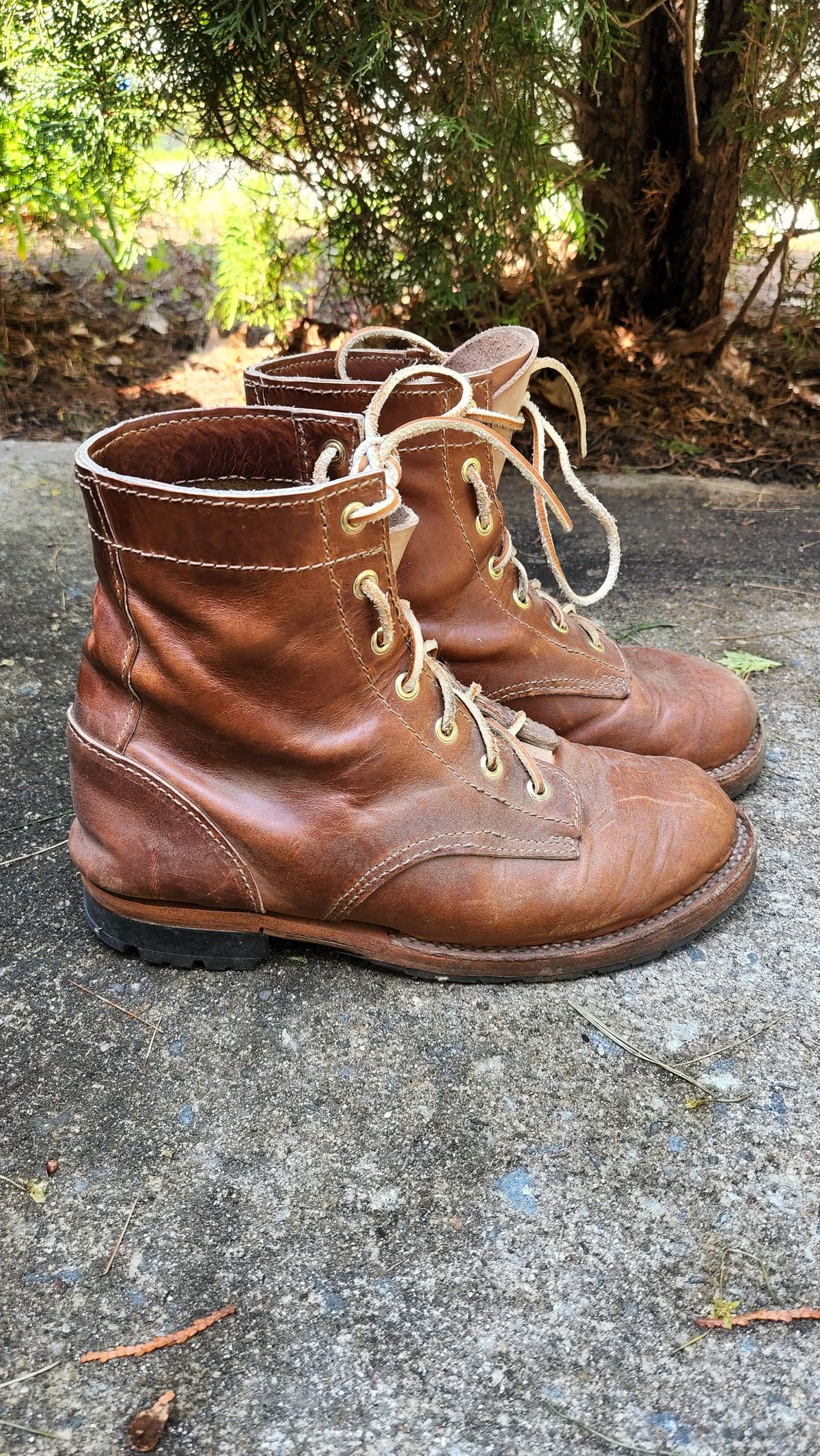 Photo by patinathunderdome on May 5, 2022 of the Self-Made in Horween Coppertone Chromexcel.