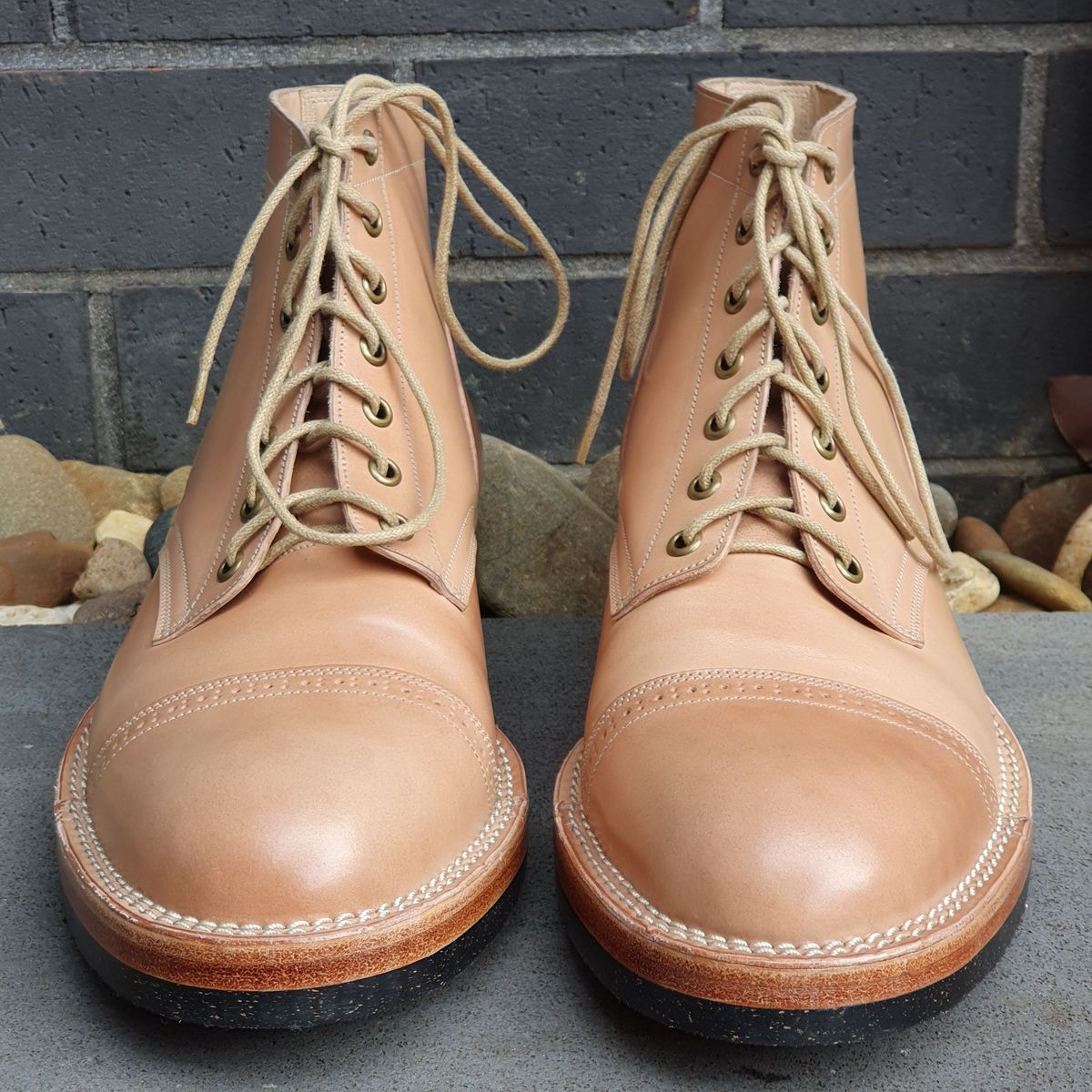 Photo by patinathunderdome on September 30, 2021 of the Onderhoud SVC03 Service Boot in Shinki Natural Shell Cordovan.