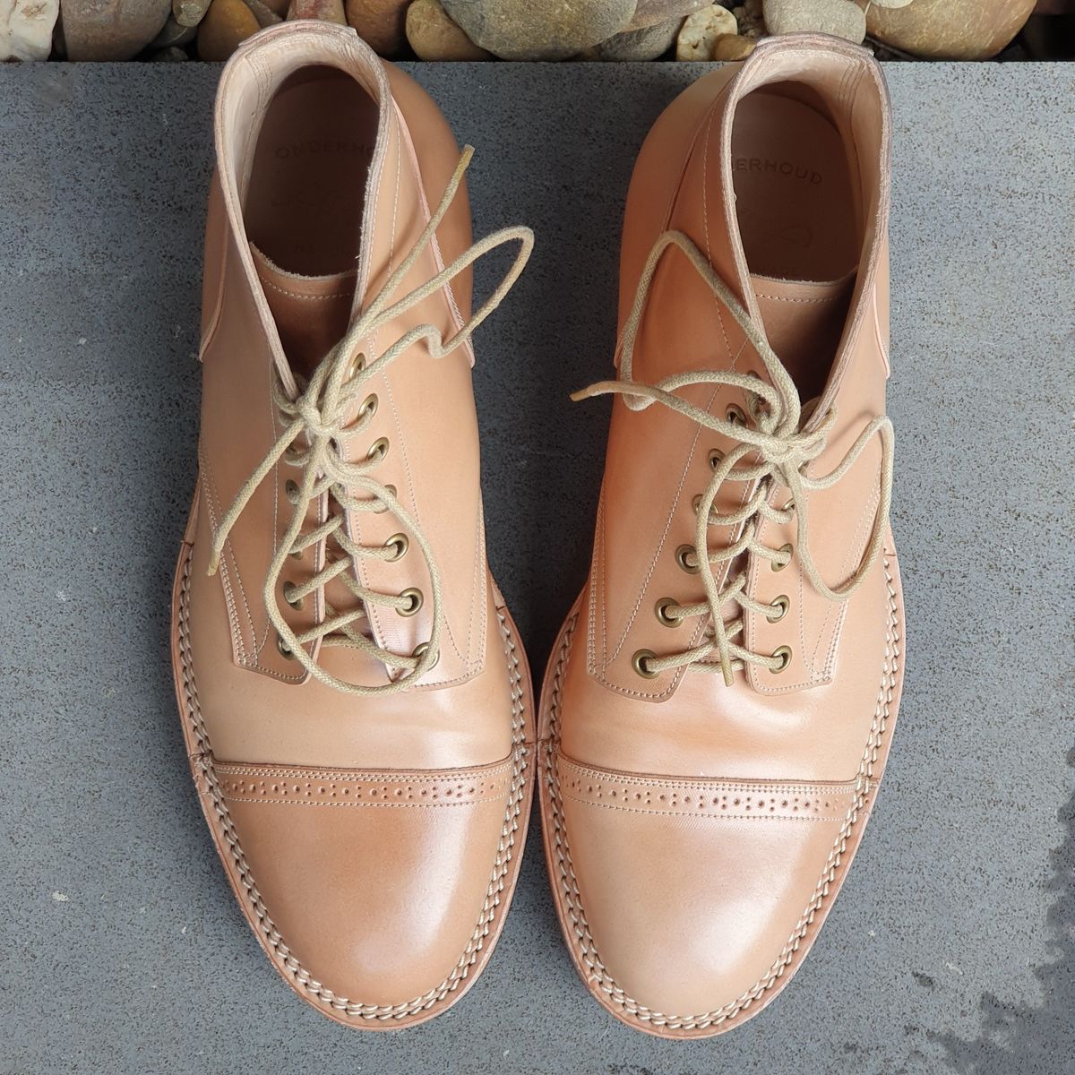 Photo by patinathunderdome on September 30, 2021 of the Onderhoud SVC03 Service Boot in Shinki Natural Shell Cordovan.