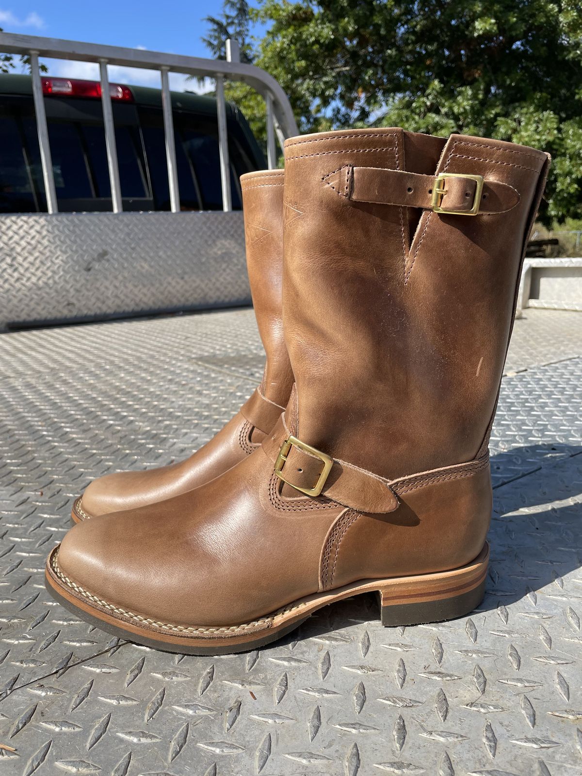 Photo by patinathunderdome on October 1, 2021 of the Wesco Mister Lou in Horween Natural Chromexcel.
