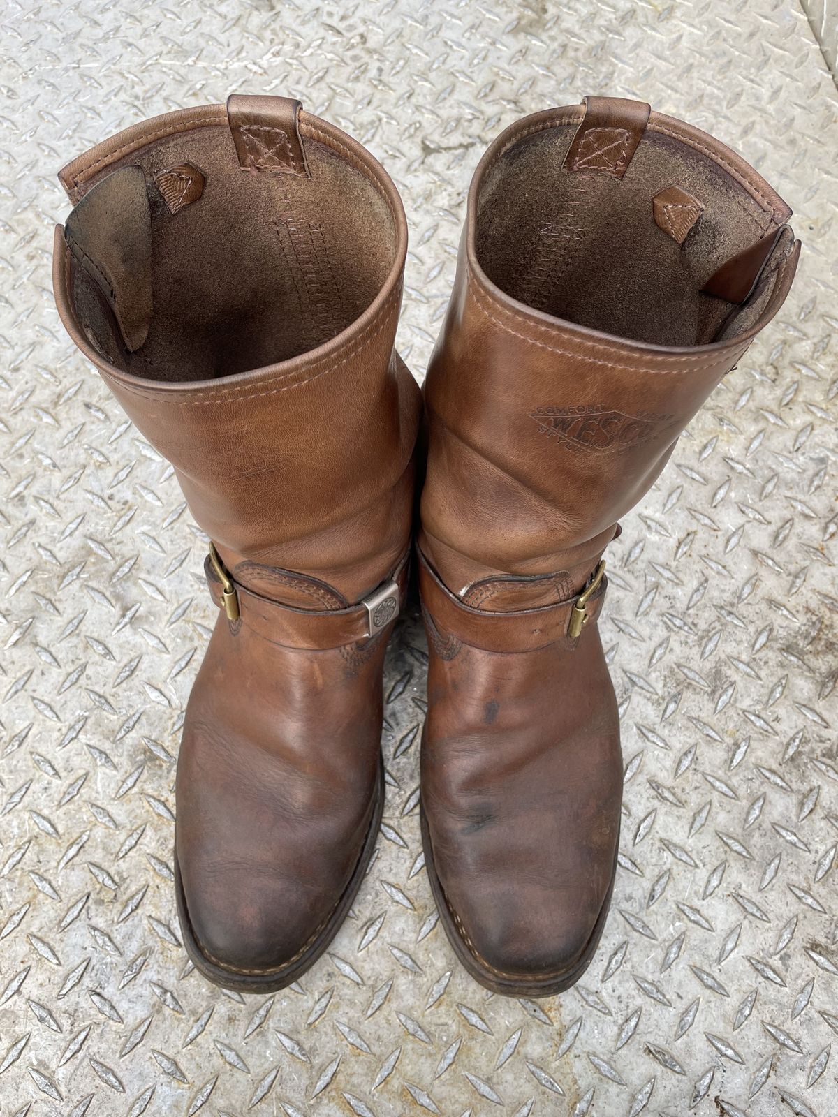 Photo by patinathunderdome on December 4, 2021 of the Wesco Mister Lou in Horween Natural Chromexcel.