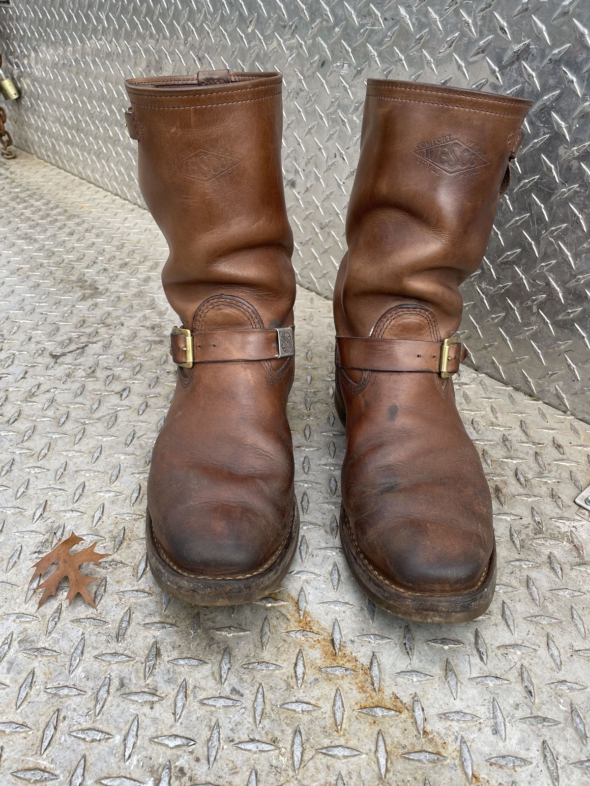 Photo by patinathunderdome on December 4, 2021 of the Wesco Mister Lou in Horween Natural Chromexcel.