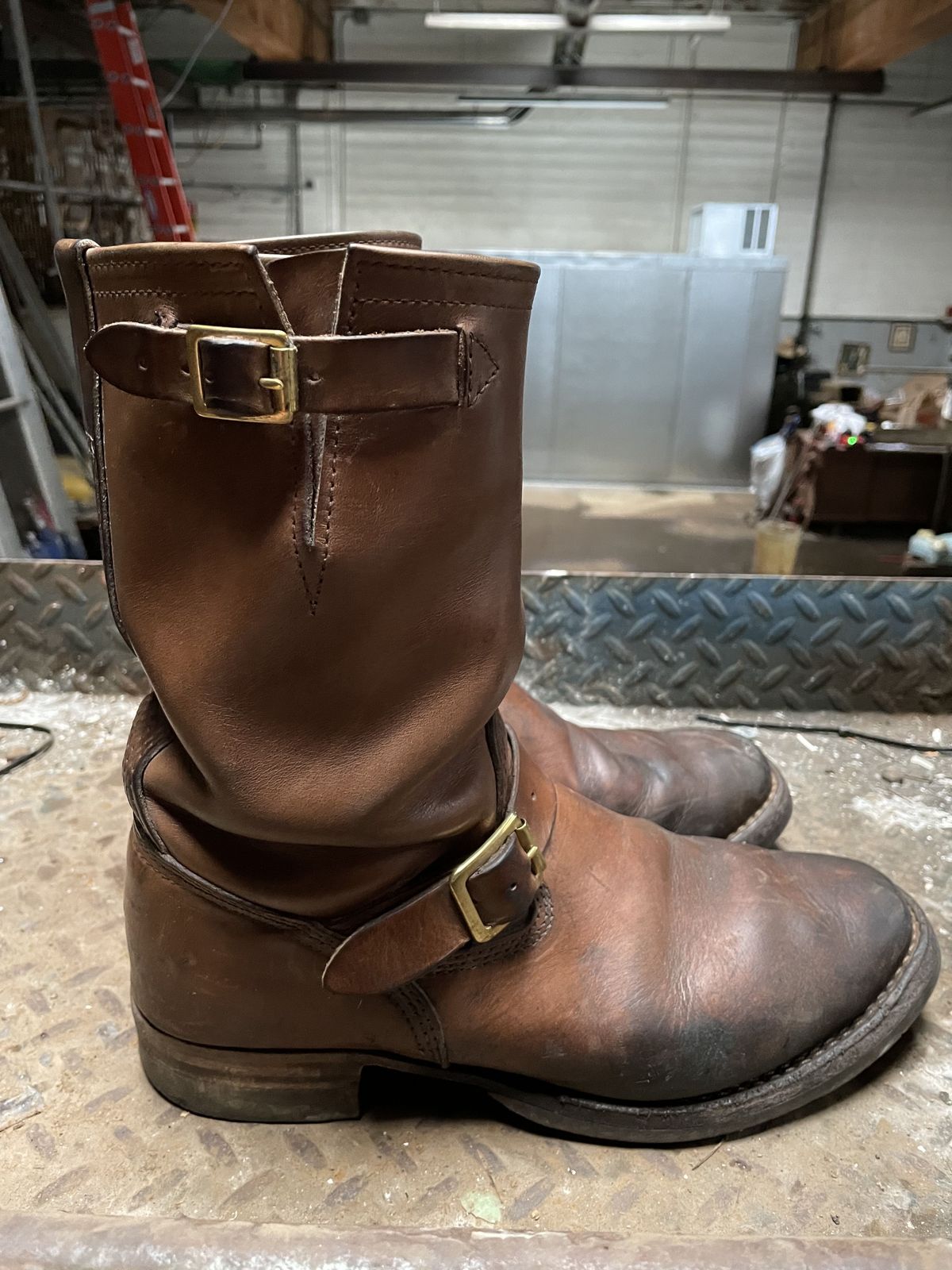 Photo by patinathunderdome on January 5, 2022 of the Wesco Mister Lou in Horween Natural Chromexcel.