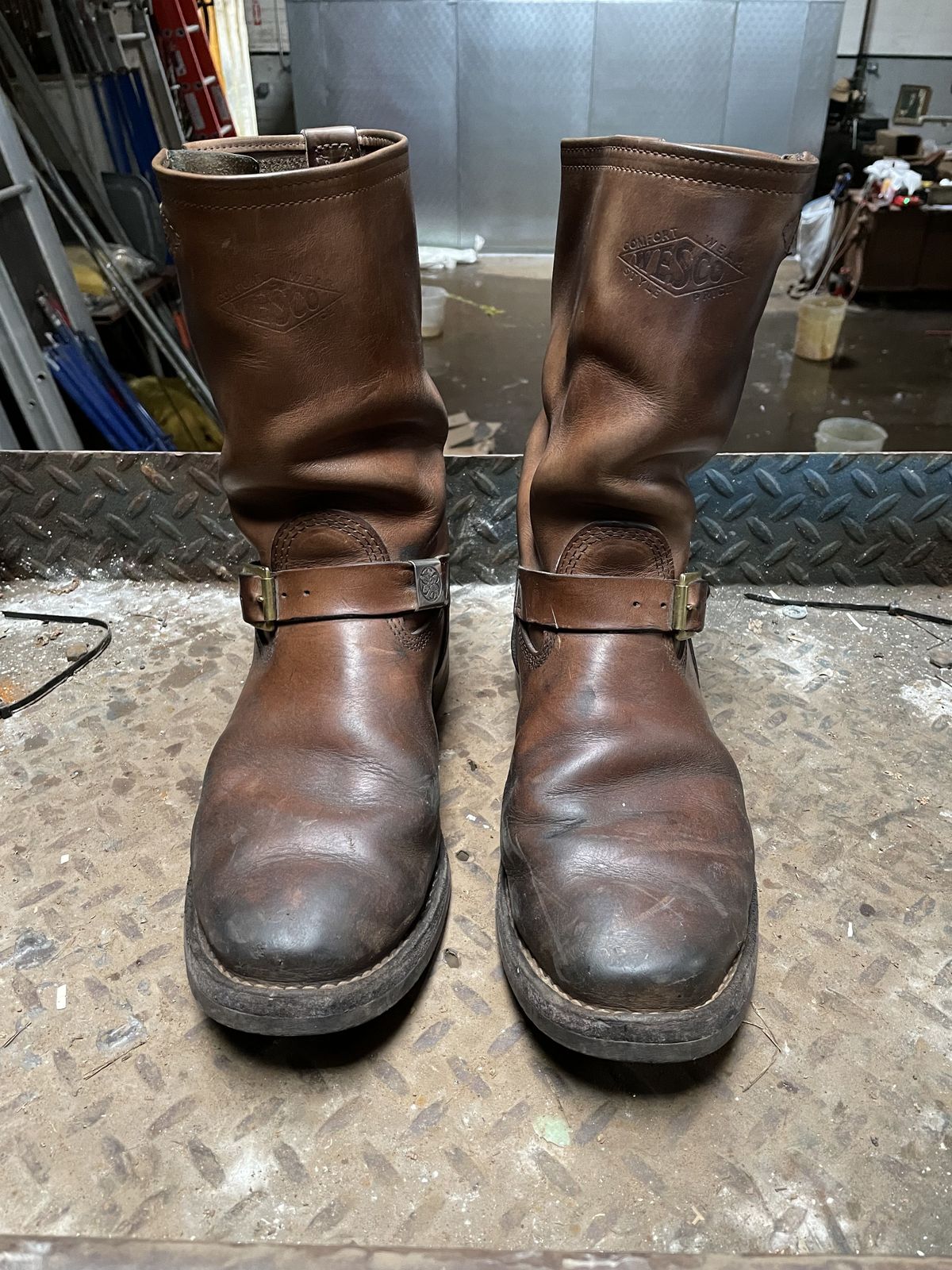 Photo by patinathunderdome on January 5, 2022 of the Wesco Mister Lou in Horween Natural Chromexcel.
