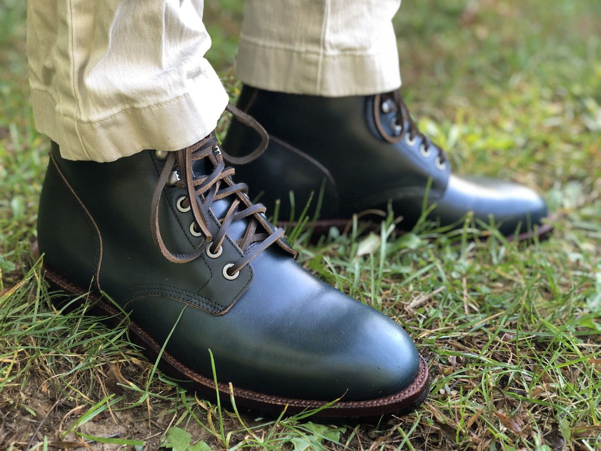 Photo by patinathunderdome on October 1, 2021 of the Grant Stone Diesel Boot in Horween Navy Chromexcel.