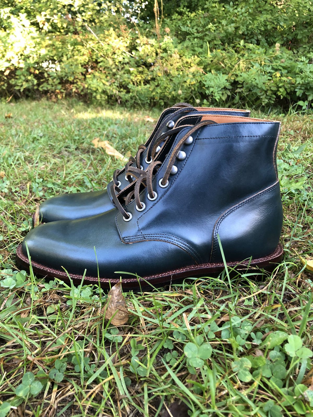 Photo by patinathunderdome on October 1, 2021 of the Grant Stone Diesel Boot in Horween Navy Chromexcel.