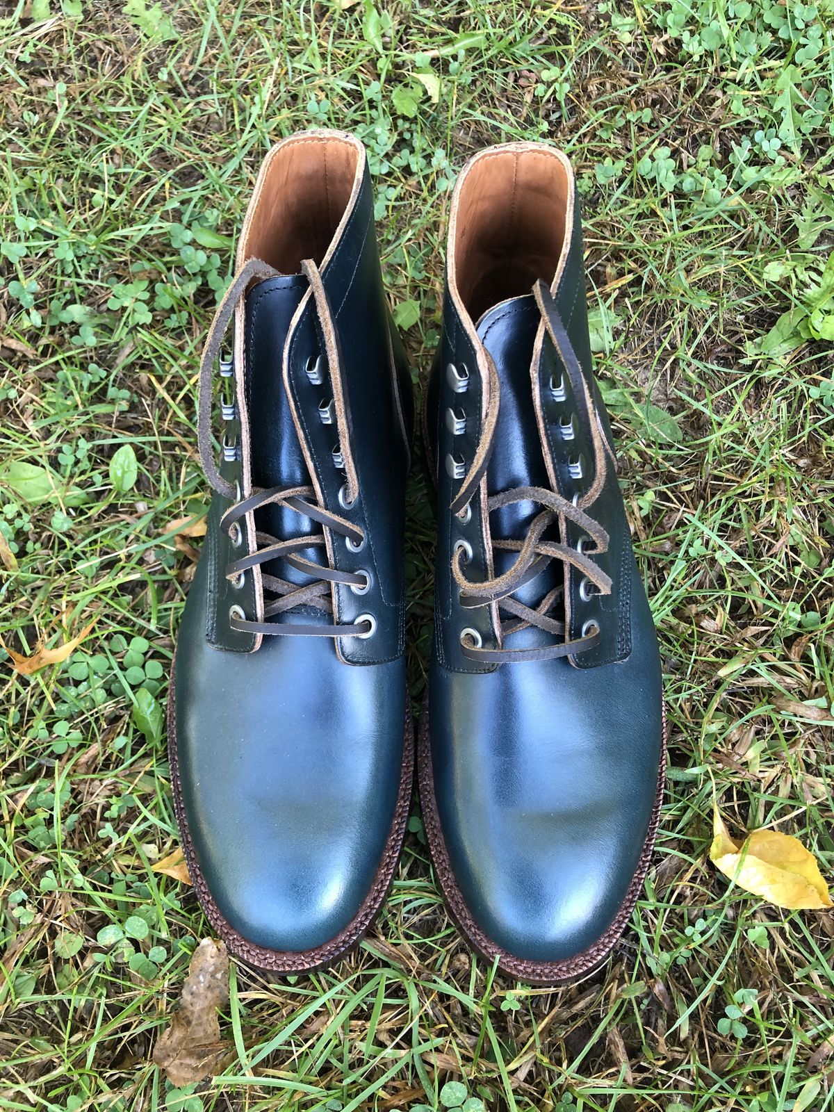 Photo by patinathunderdome on October 1, 2021 of the Grant Stone Diesel Boot in Horween Navy Chromexcel.