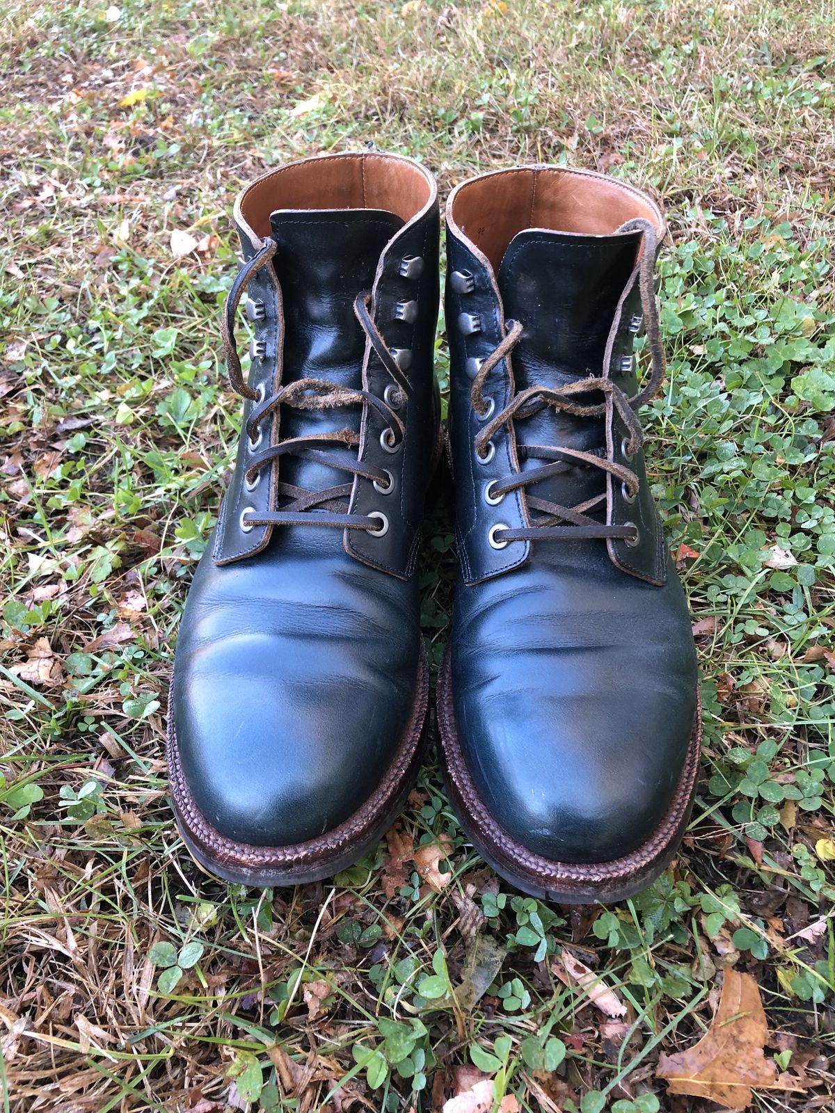 Photo by patinathunderdome on November 3, 2021 of the Grant Stone Diesel Boot in Horween Navy Chromexcel.