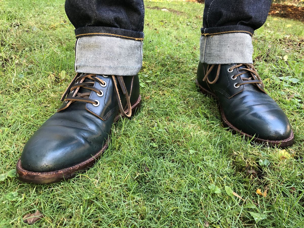 Photo by patinathunderdome on November 3, 2021 of the Grant Stone Diesel Boot in Horween Navy Chromexcel.