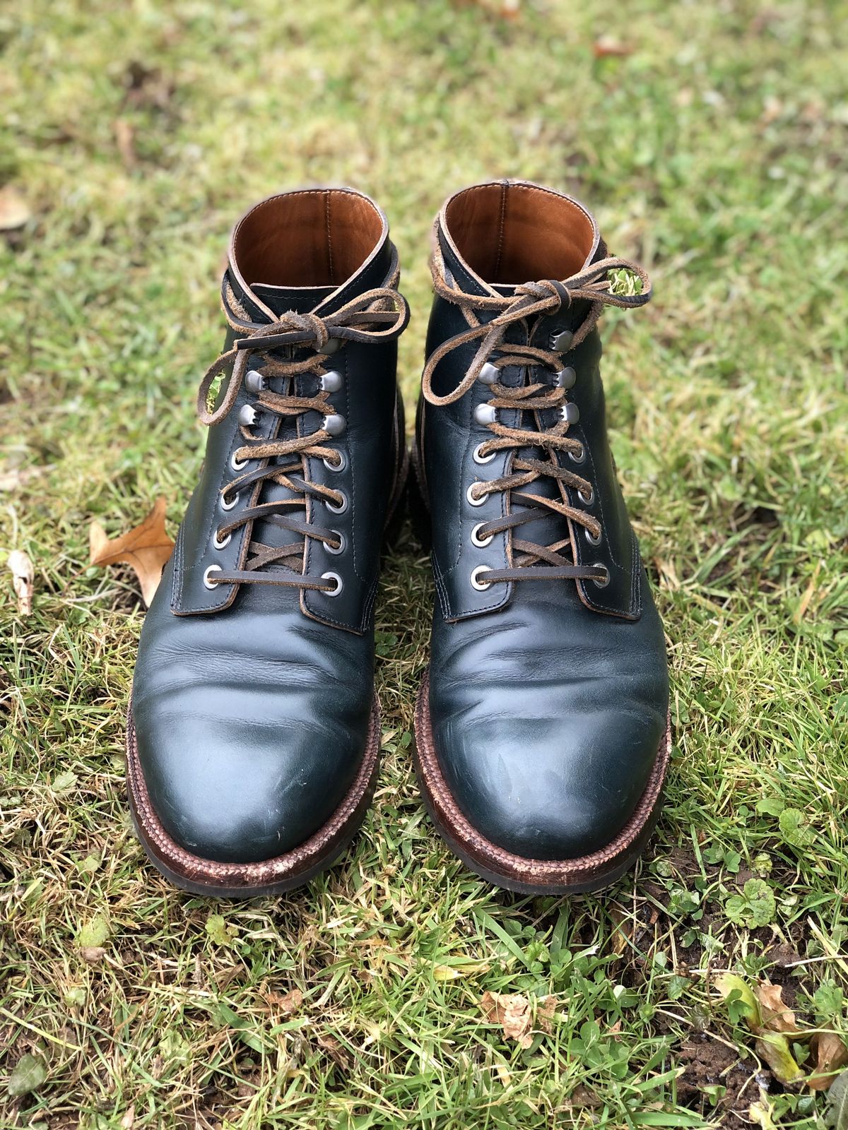 Photo by patinathunderdome on December 4, 2021 of the Grant Stone Diesel Boot in Horween Navy Chromexcel.