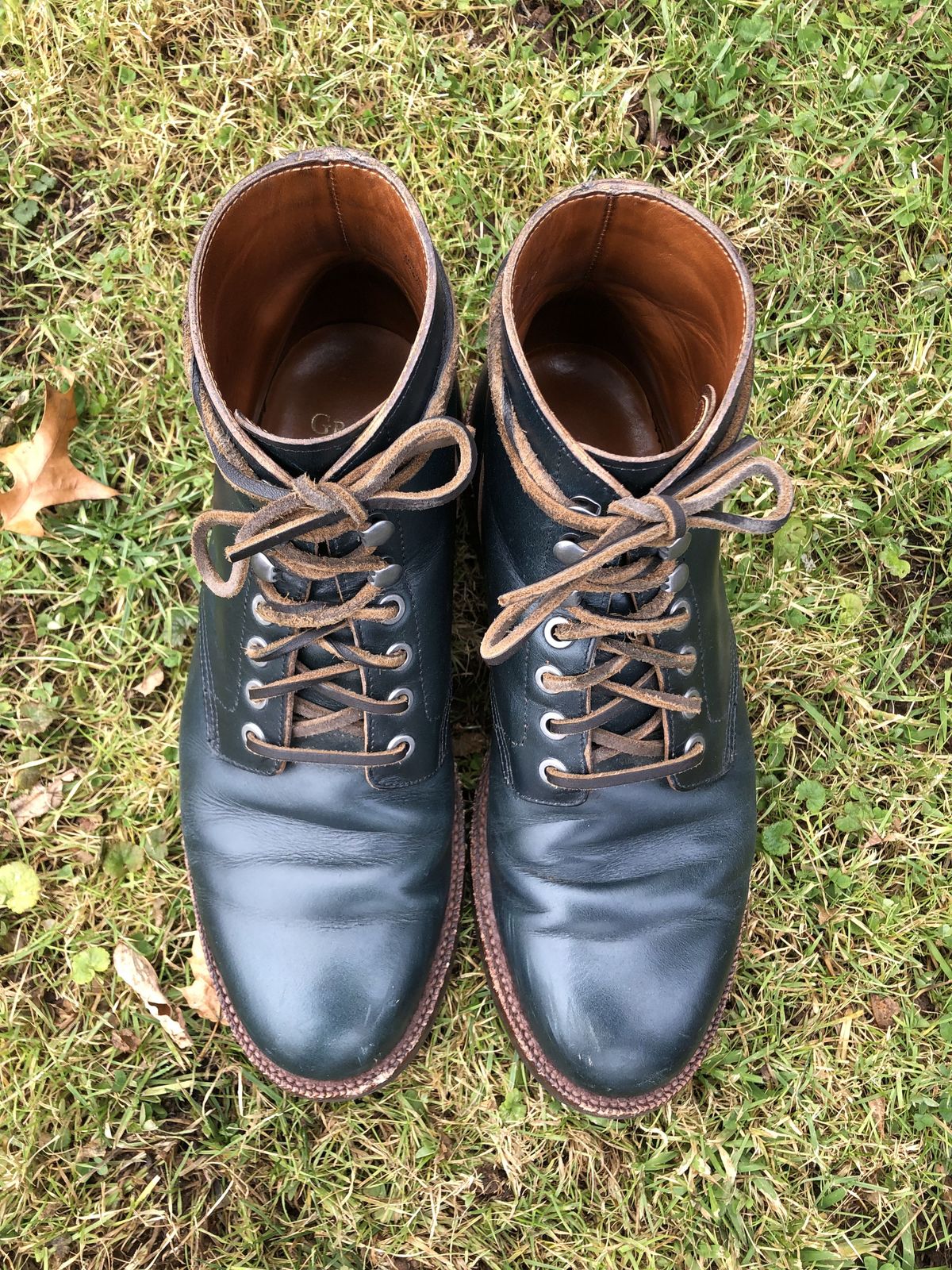 Photo by patinathunderdome on December 4, 2021 of the Grant Stone Diesel Boot in Horween Navy Chromexcel.