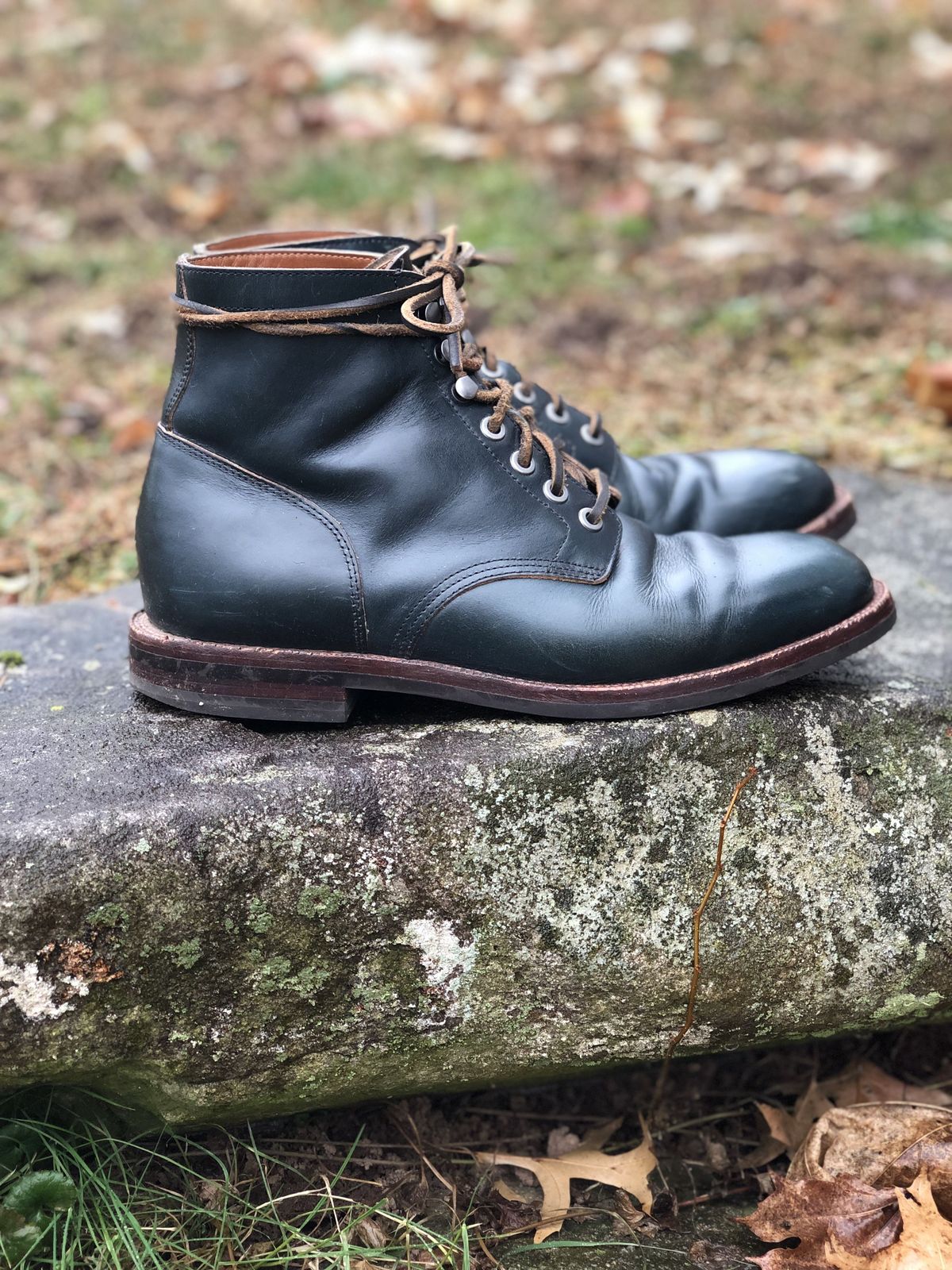Photo by patinathunderdome on January 5, 2022 of the Grant Stone Diesel Boot in Horween Navy Chromexcel.