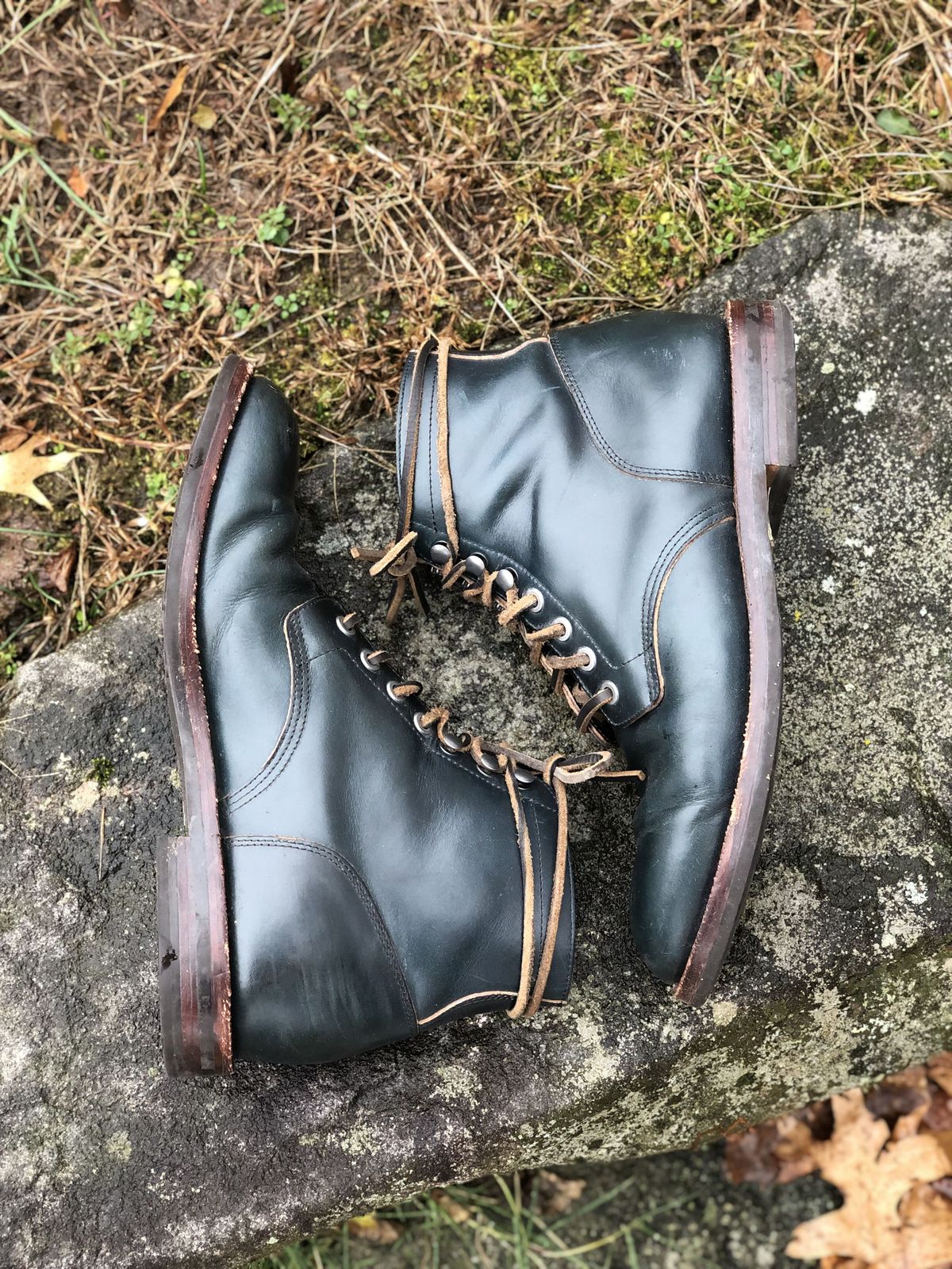 Photo by patinathunderdome on January 5, 2022 of the Grant Stone Diesel Boot in Horween Navy Chromexcel.