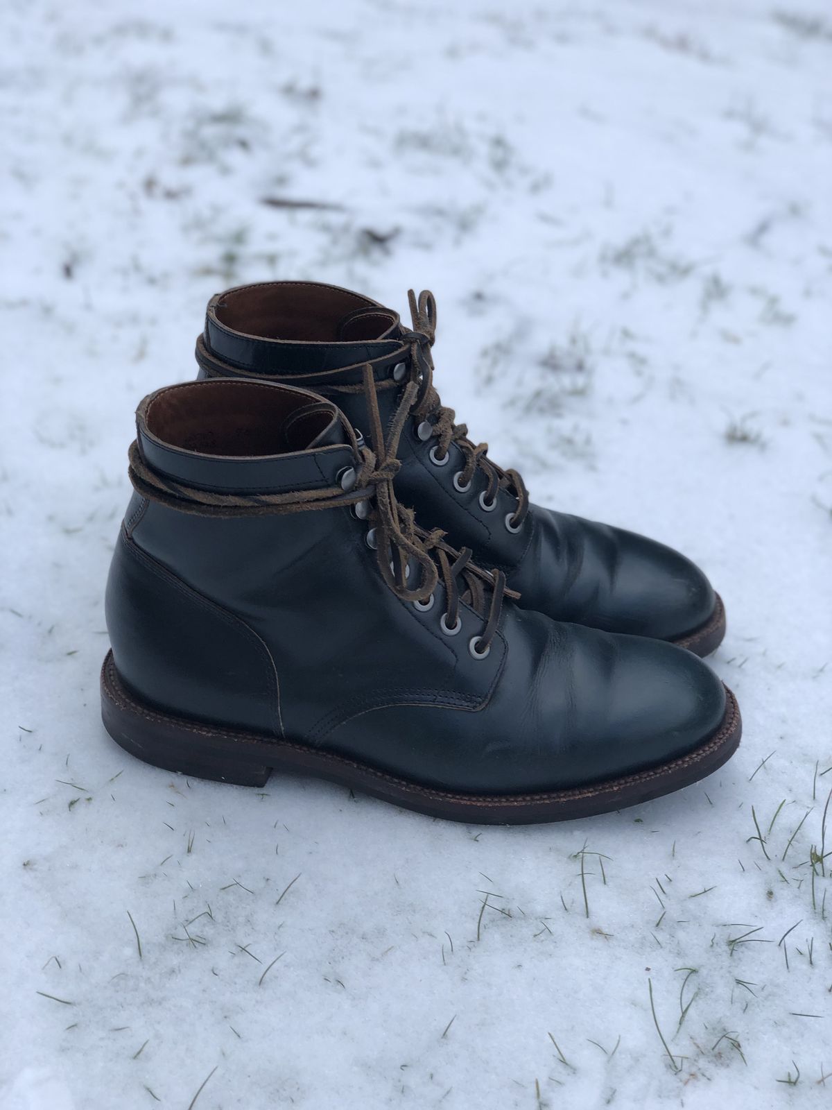 Photo by patinathunderdome on February 5, 2022 of the Grant Stone Diesel Boot in Horween Navy Chromexcel.