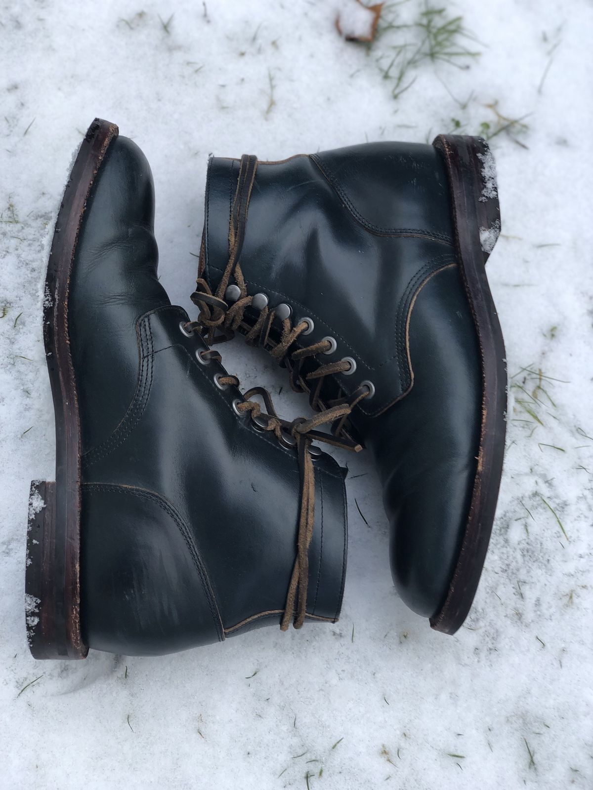 Photo by patinathunderdome on February 5, 2022 of the Grant Stone Diesel Boot in Horween Navy Chromexcel.