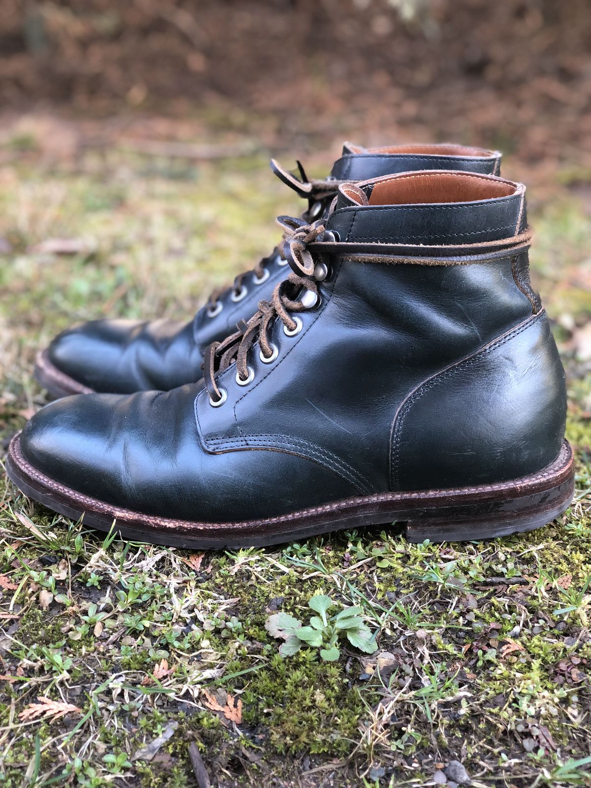 Photo by patinathunderdome on April 5, 2022 of the Grant Stone Diesel Boot in Horween Navy Chromexcel.