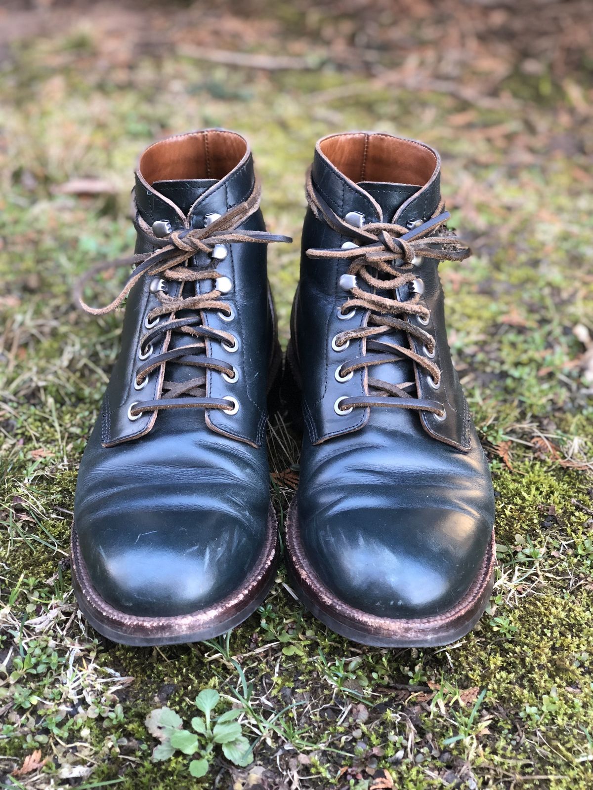 Photo by patinathunderdome on April 5, 2022 of the Grant Stone Diesel Boot in Horween Navy Chromexcel.