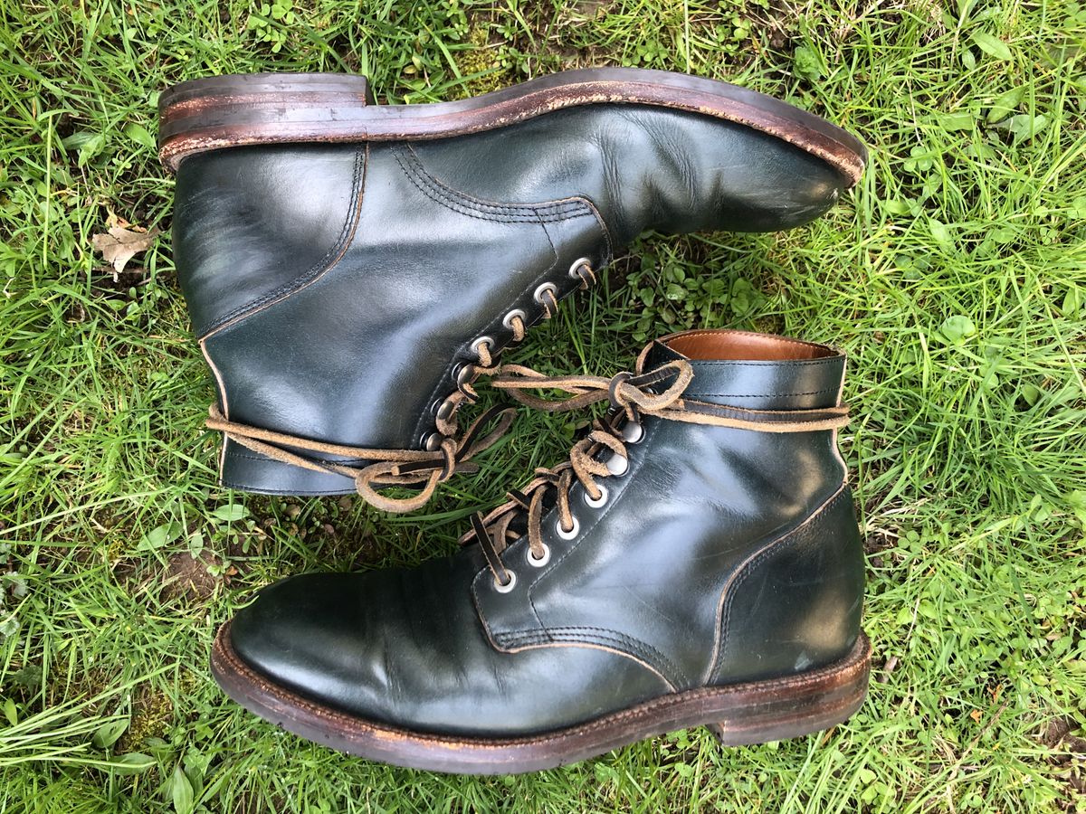 Photo by patinathunderdome on May 6, 2022 of the Grant Stone Diesel Boot in Horween Navy Chromexcel.