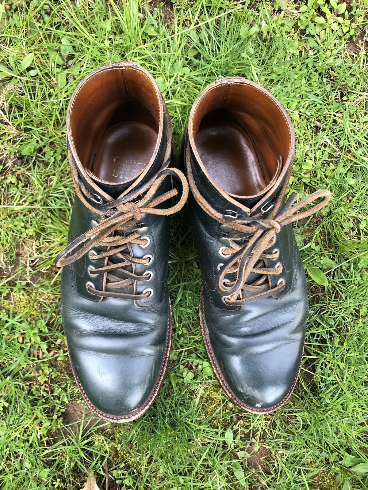 Photo by patinathunderdome on May 6, 2022 of the Grant Stone Diesel Boot in Horween Navy Chromexcel.