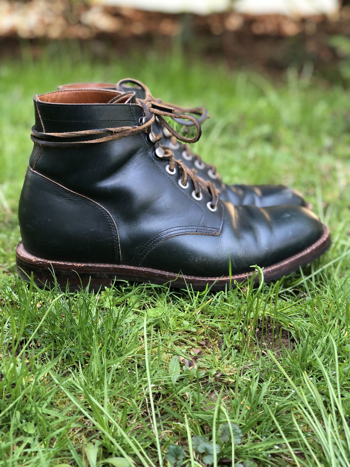 Photo by patinathunderdome on May 6, 2022 of the Grant Stone Diesel Boot in Horween Navy Chromexcel.