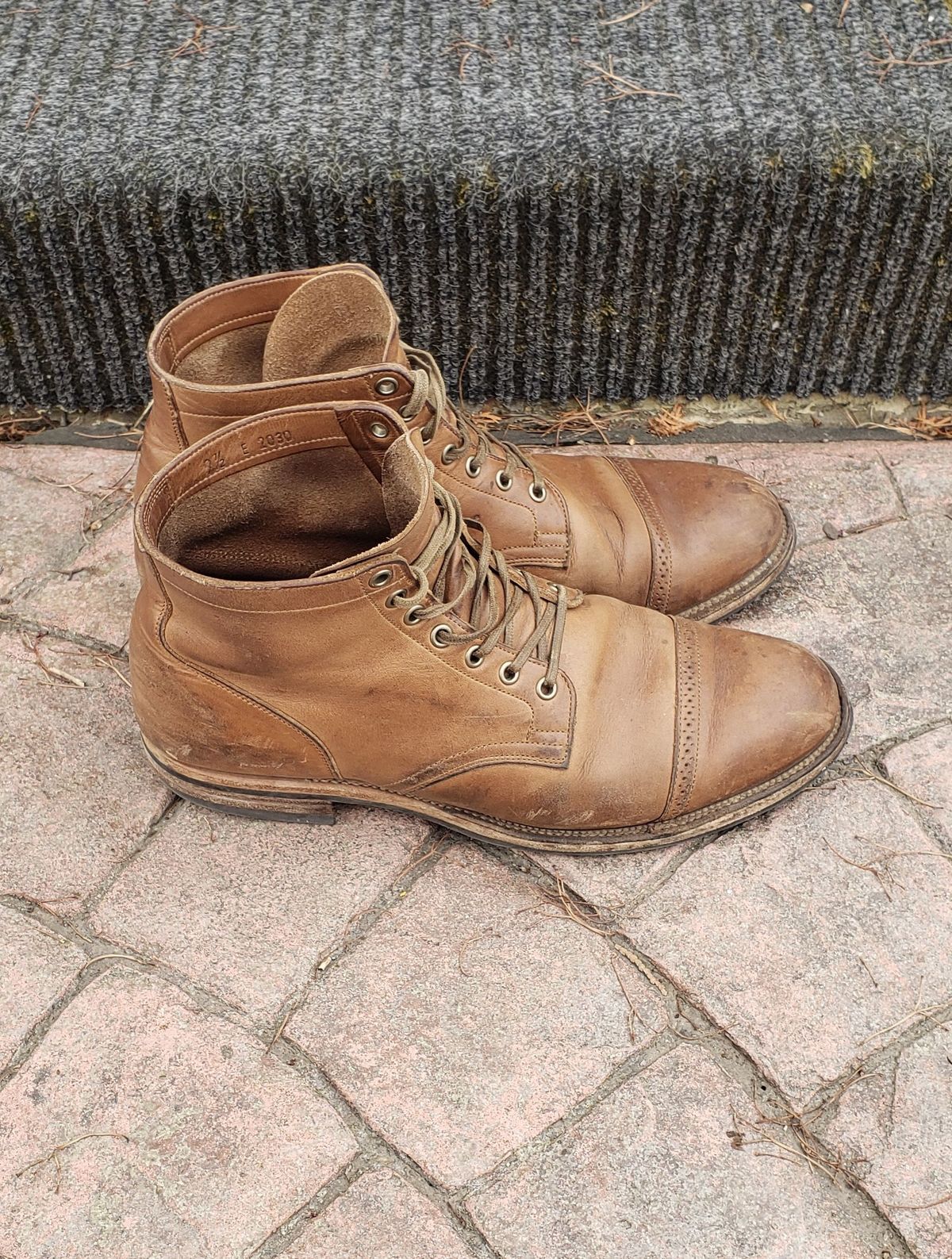 Photo by patinathunderdome on May 6, 2022 of the Viberg Service Boot in Horween Natural Chromexcel.