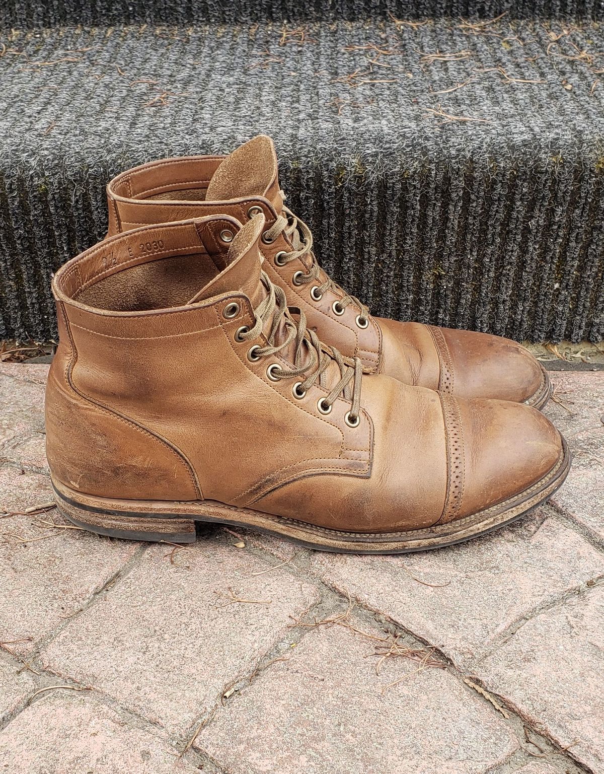 Photo by patinathunderdome on May 6, 2022 of the Viberg Service Boot in Horween Natural Chromexcel.